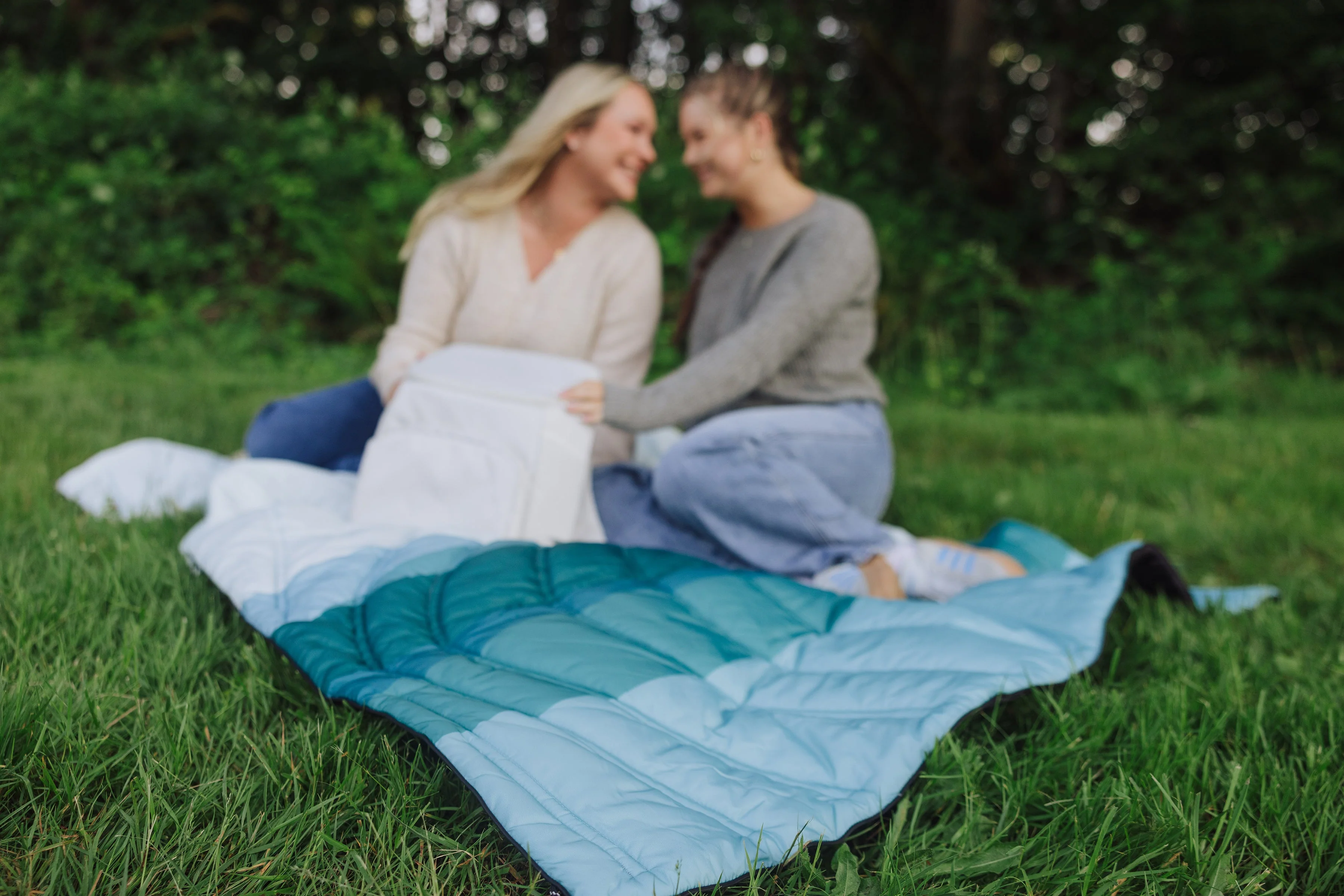 Aura Outdoor Puffer Blanket - Image 18