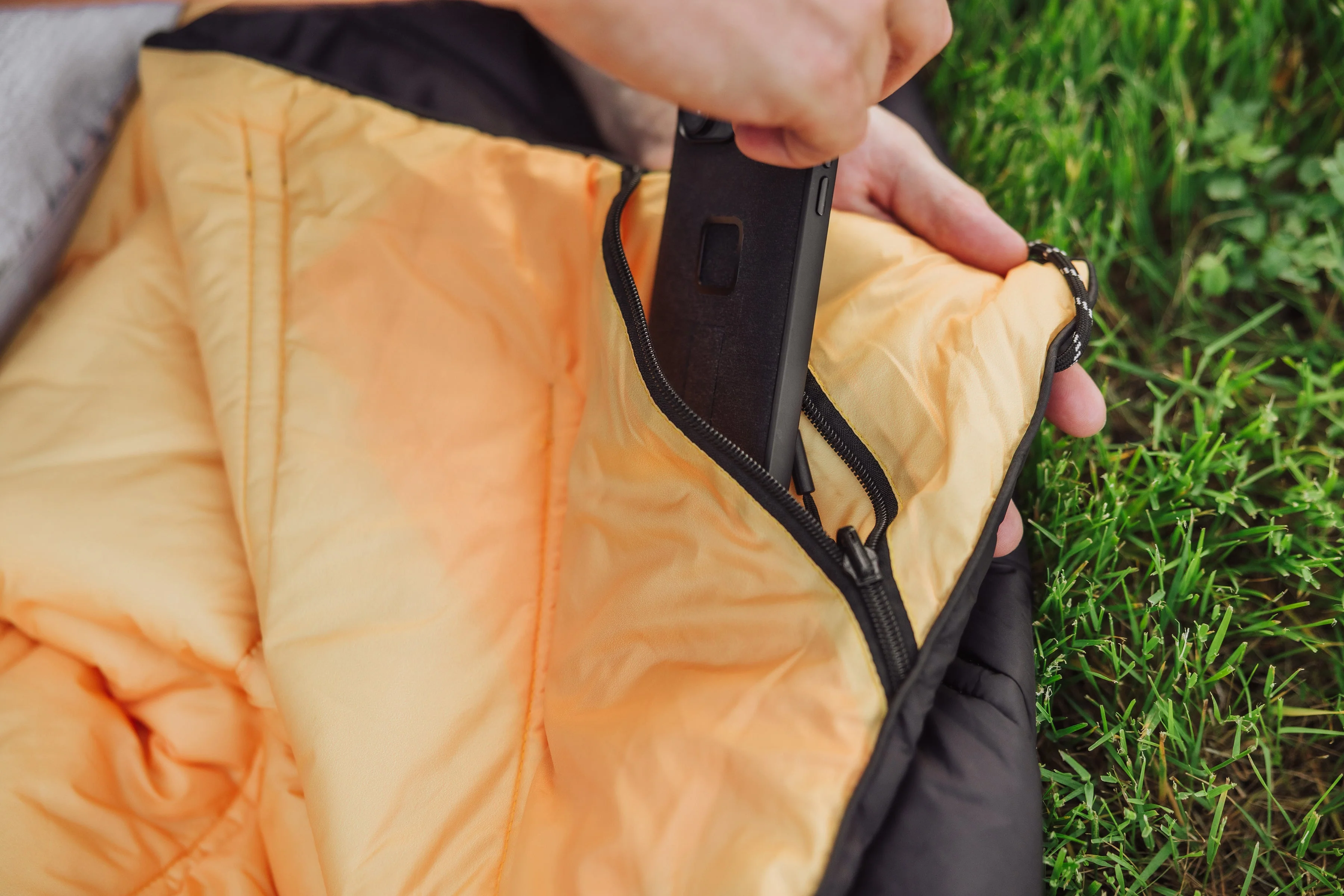 Aura Outdoor Puffer Blanket - Image 28