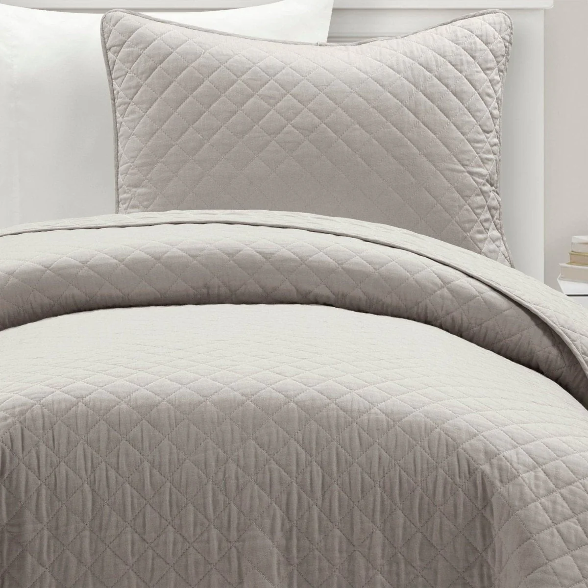 Ava Diamond Oversized Cotton Quilt Set - Image 17