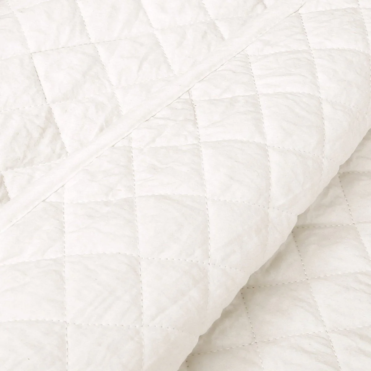 Ava Diamond Oversized Cotton Quilt Set - Image 25