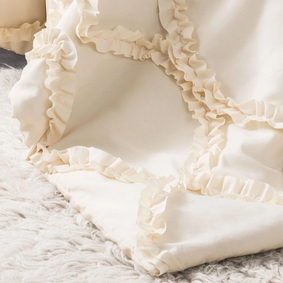 Avon 3 Piece Comforter Set - Image 12