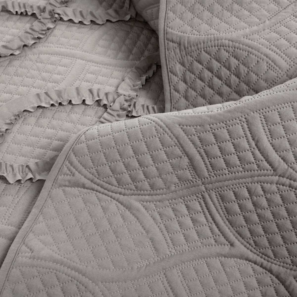 Avon Textured Ruffle Quilt 3 Piece Set - Image 10