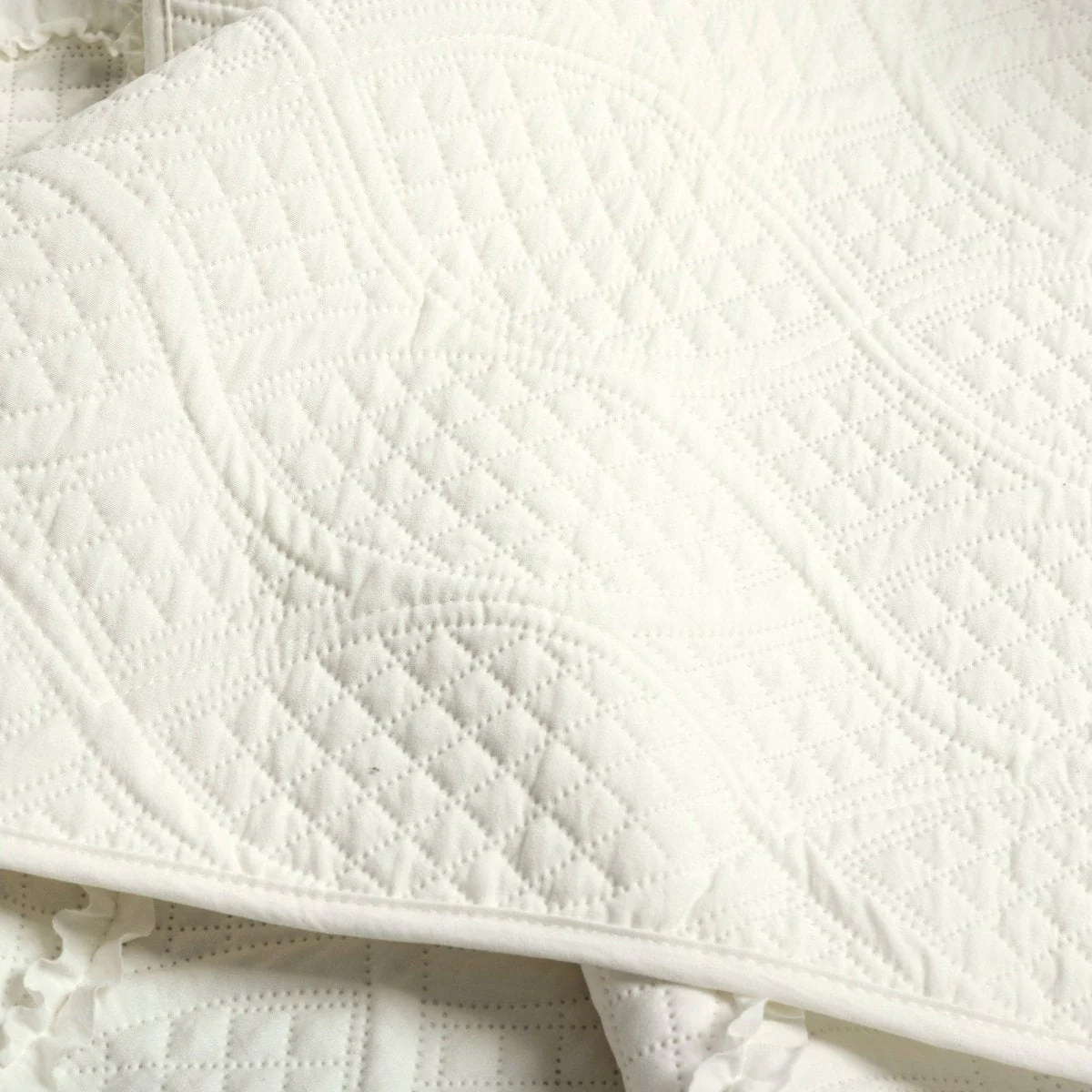 Avon Textured Ruffle Quilt 3 Piece Set - Image 11