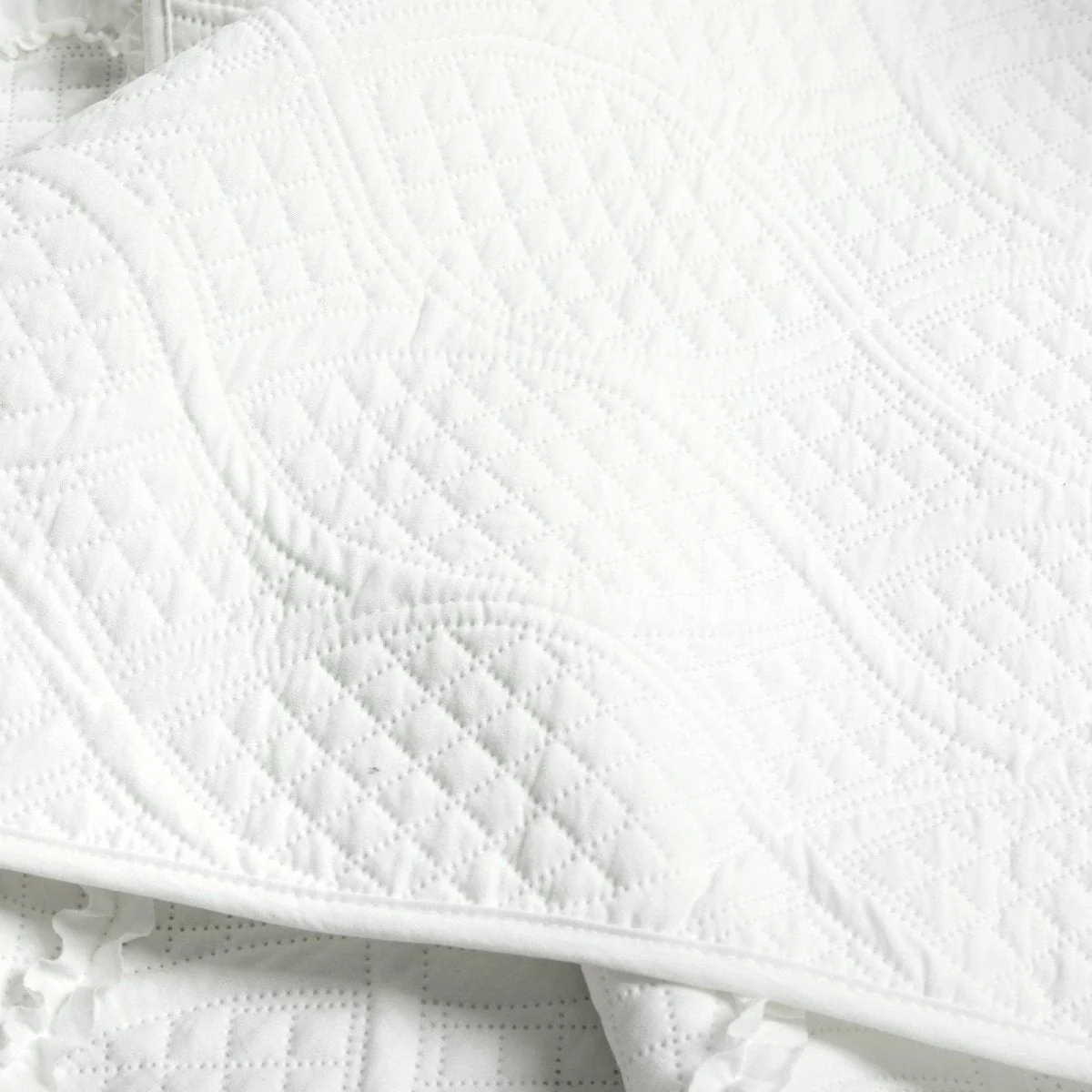 Avon Textured Ruffle Quilt 3 Piece Set - Image 12