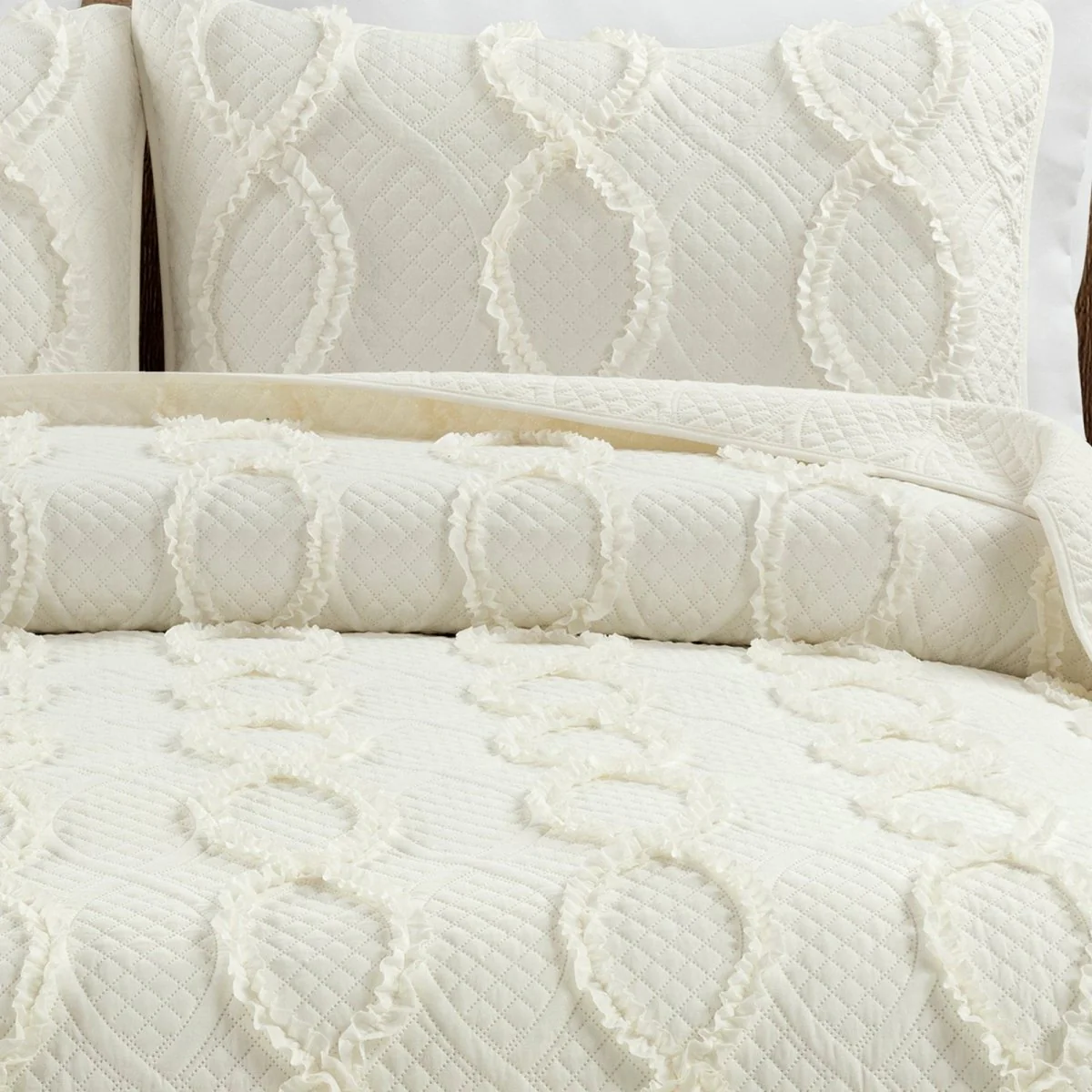 Avon Textured Ruffle Quilt 3 Piece Set - Image 8