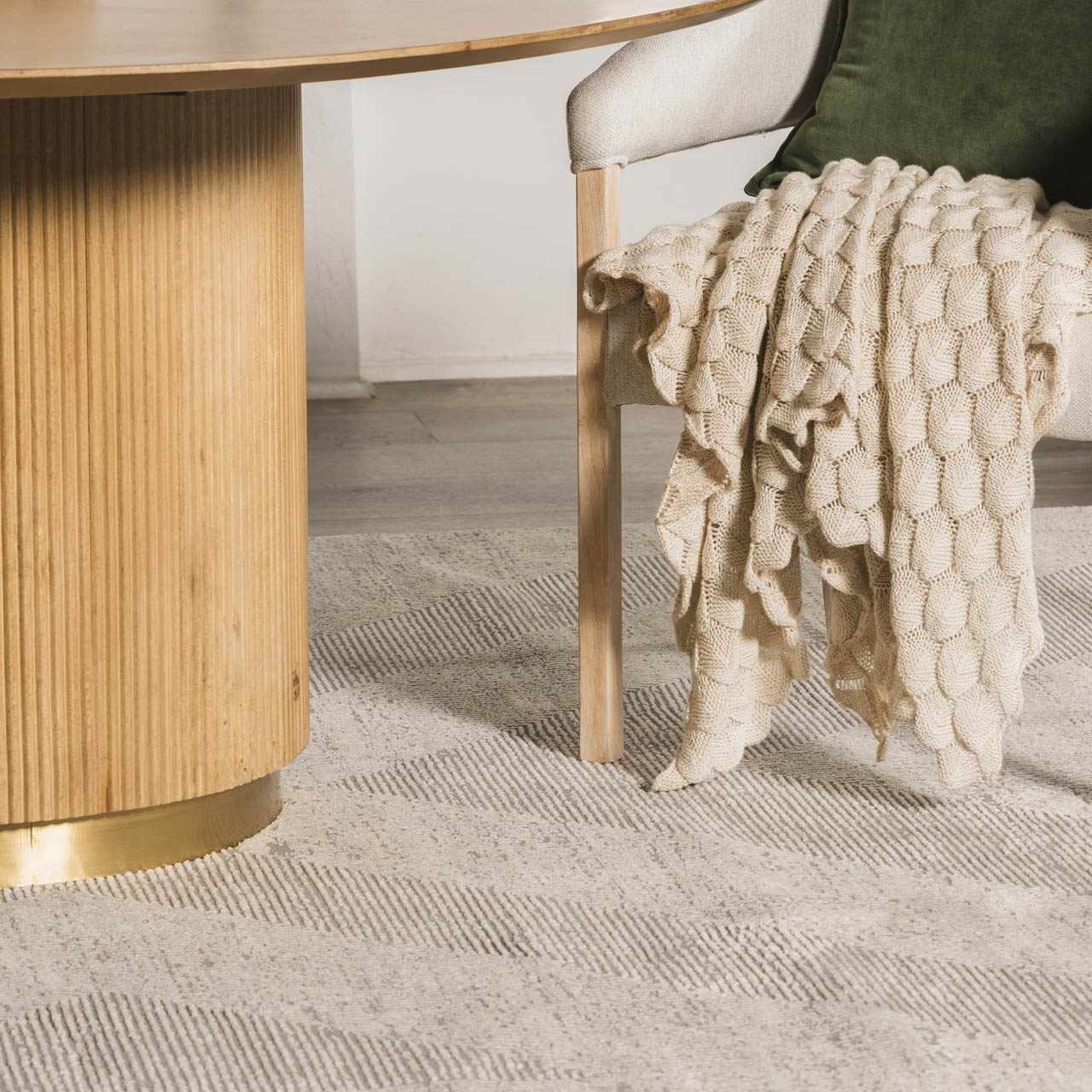 Ayano Plush Textured Washable Rug - Image 3