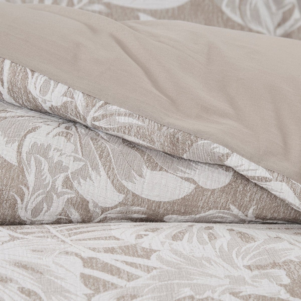Bali Tropical Leaves Gauze Jacquard Duvet Cover Set - Image 13