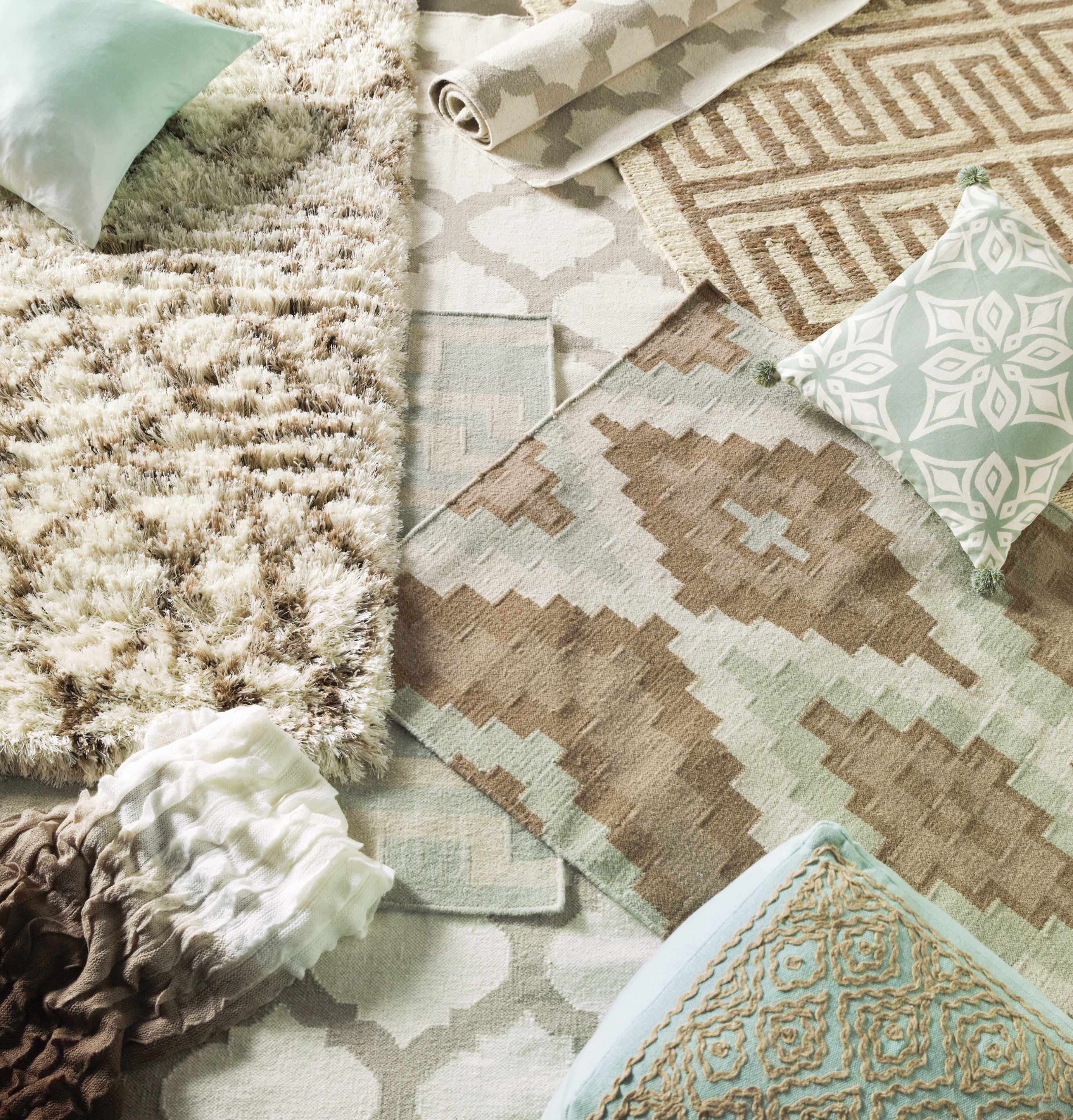 Banks Ivory/Gray Trellis Wool Rug - Clearance - Image 4