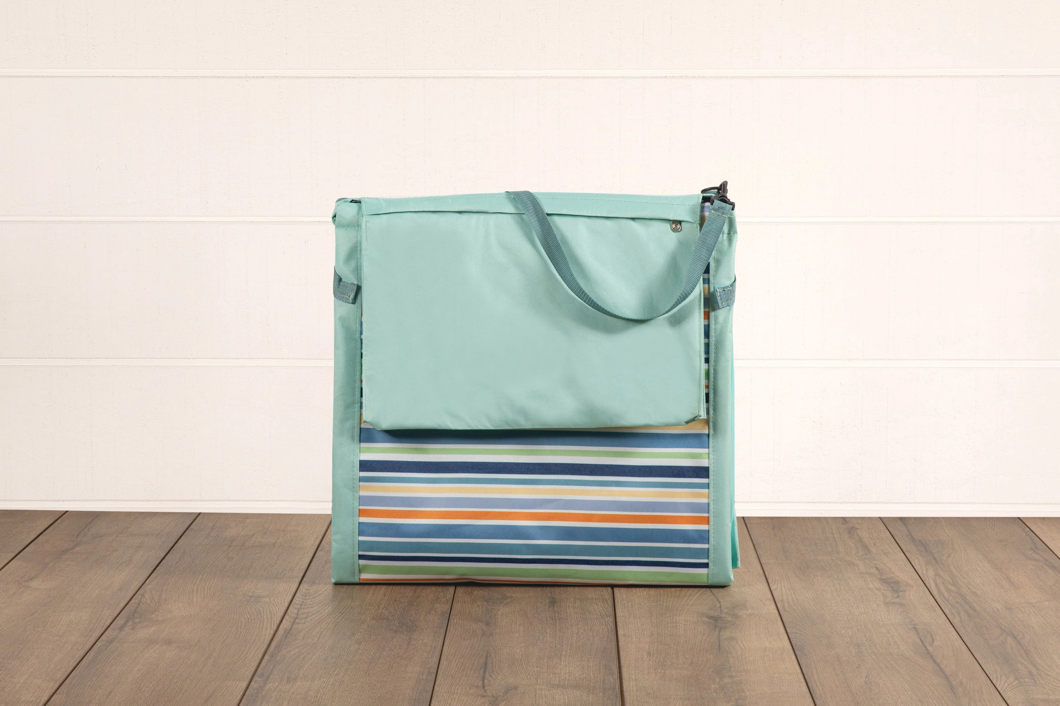 Beachcomber Portable Beach Chair & Tote - Image 10