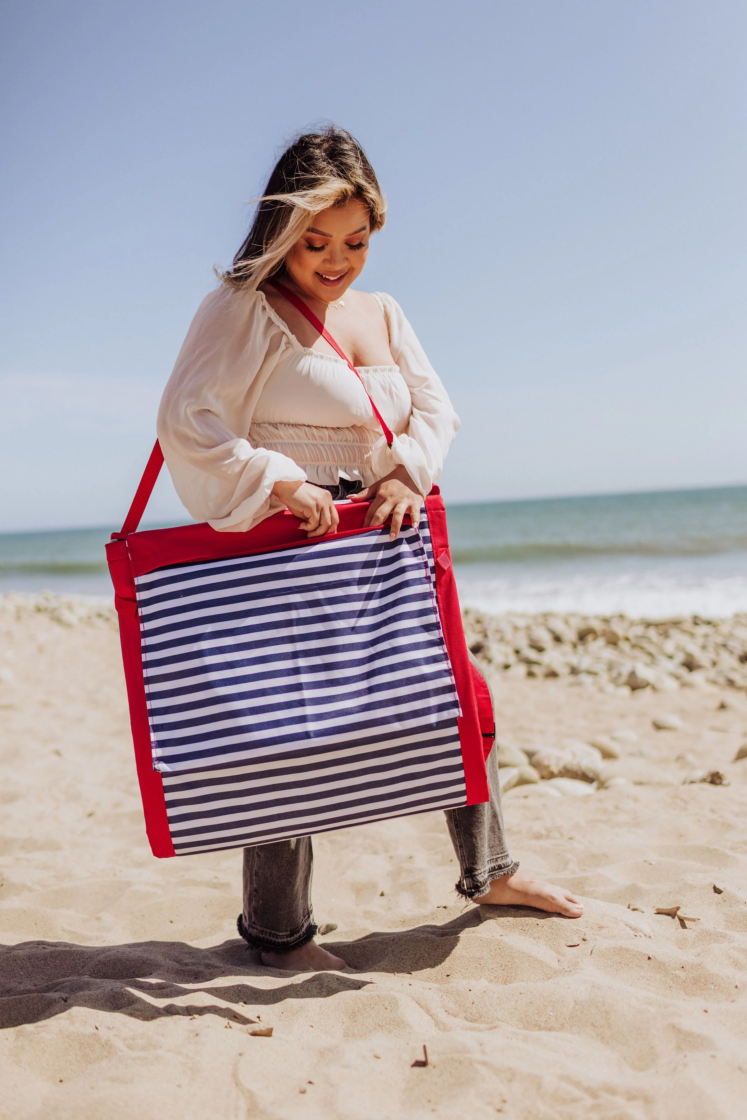 Beachcomber Portable Beach Chair & Tote - Image 4