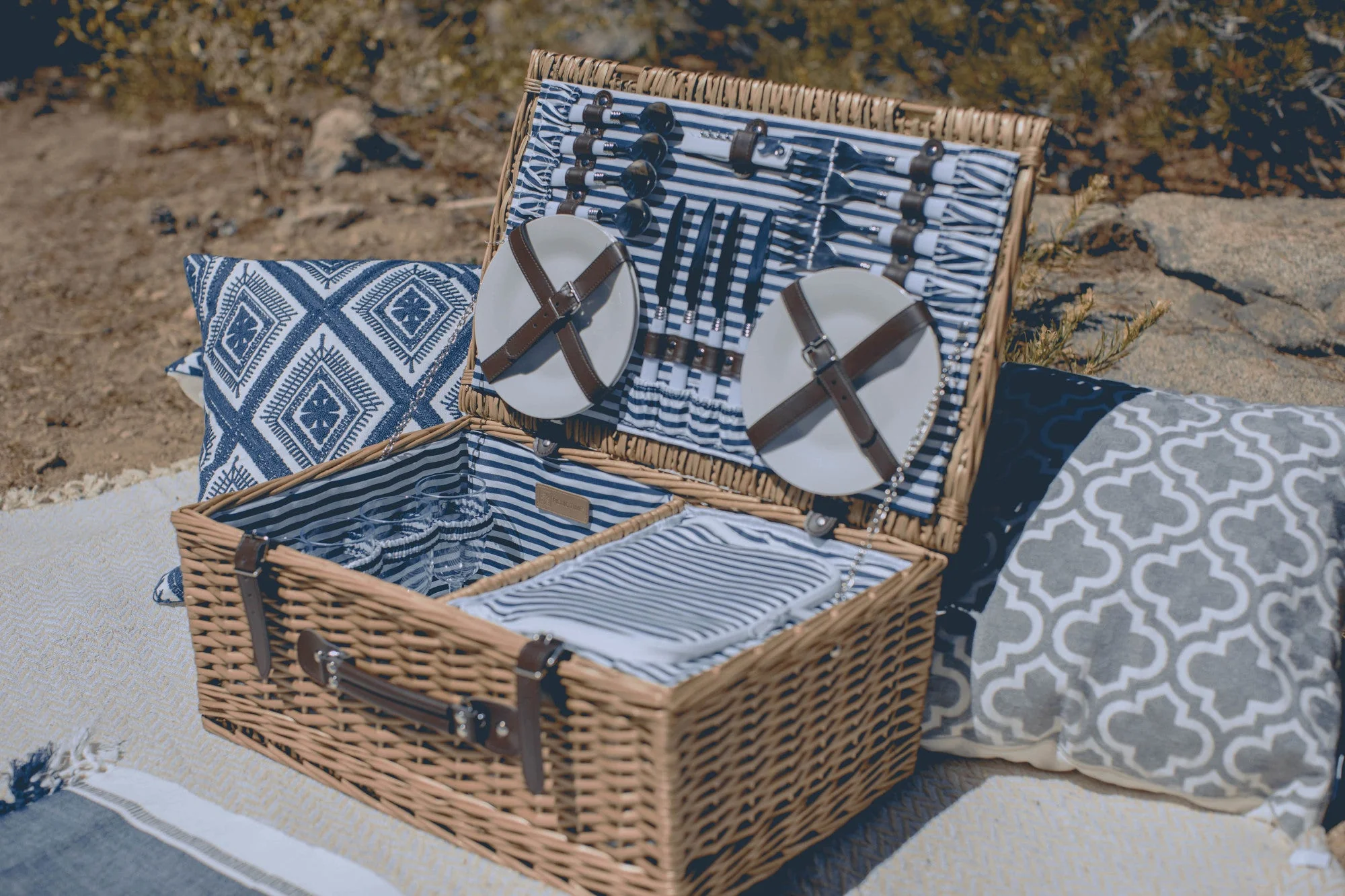 Belmont Picnic Basket - Image 11