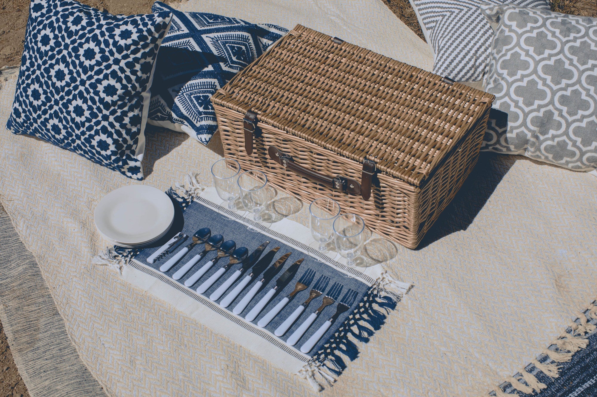 Belmont Picnic Basket - Image 12