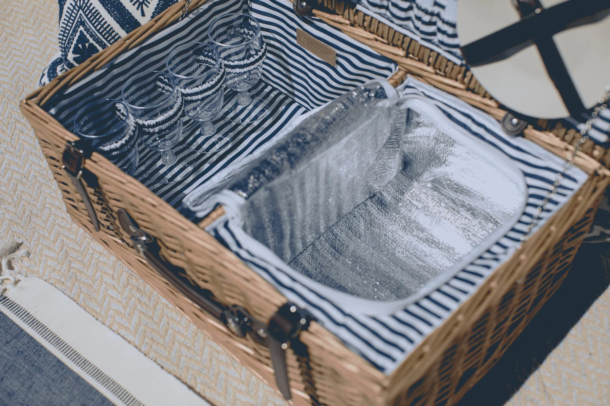 Belmont Picnic Basket - Image 15