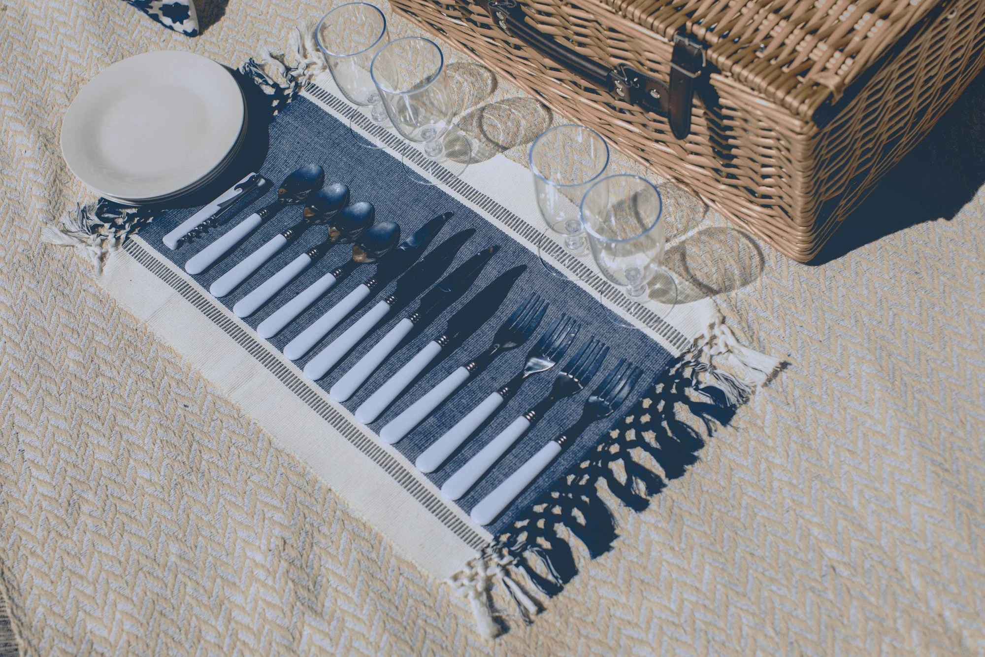 Belmont Picnic Basket - Image 16