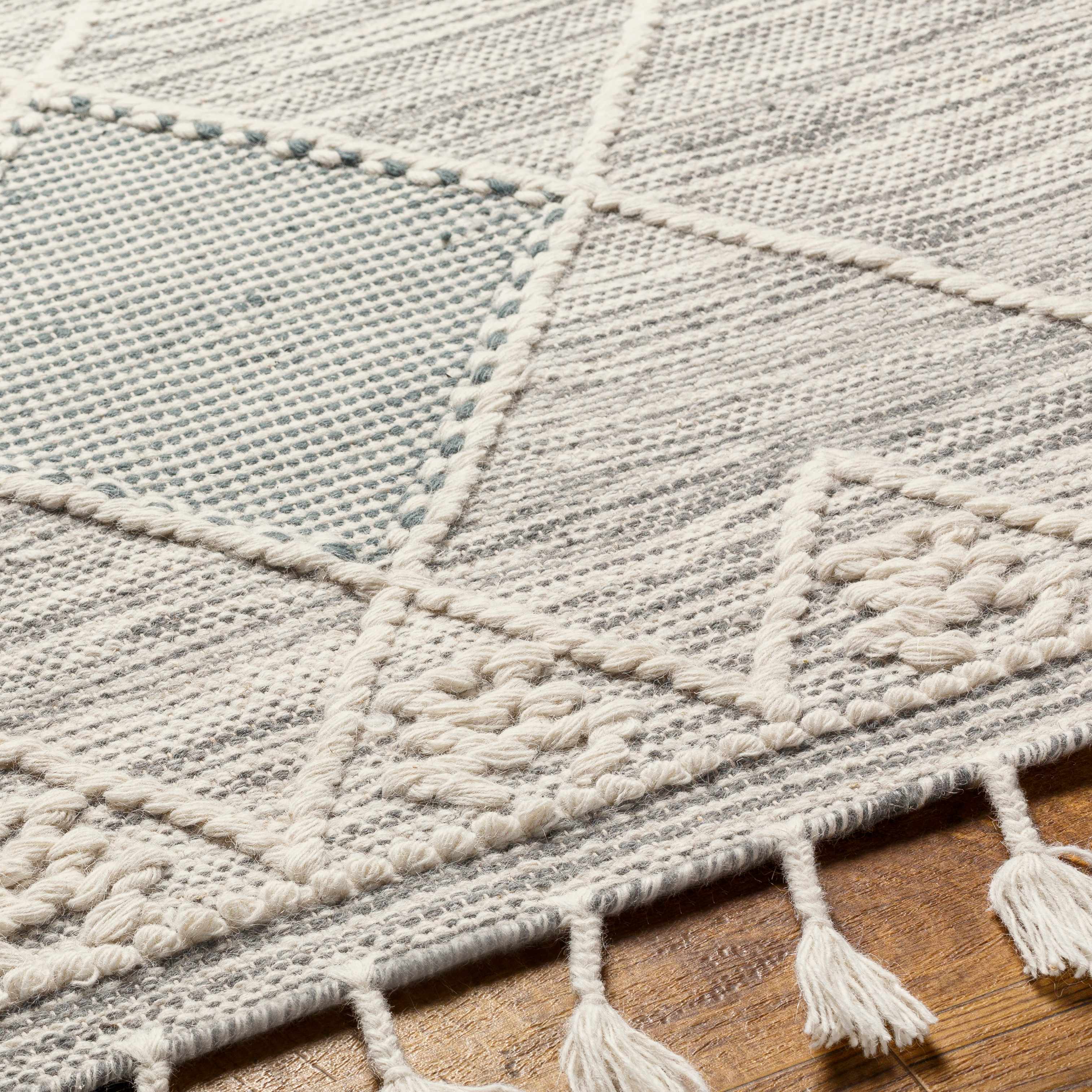 Bicos Tasseled Jute Rug - Clearance - Image 8