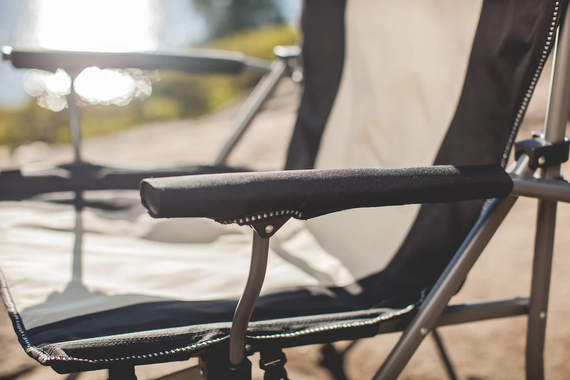 Big Bear XXL Camping Chair with Cooler - Image 13