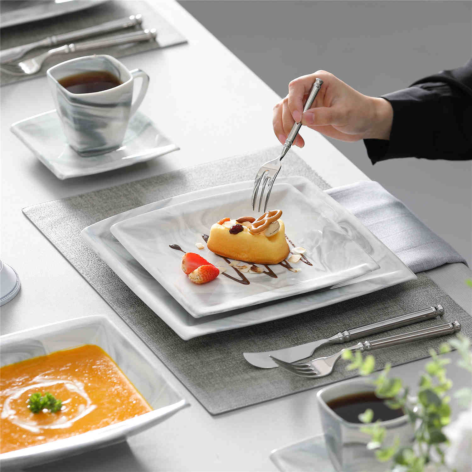 Blance 30 Piece Dinnerware Set - Image 10