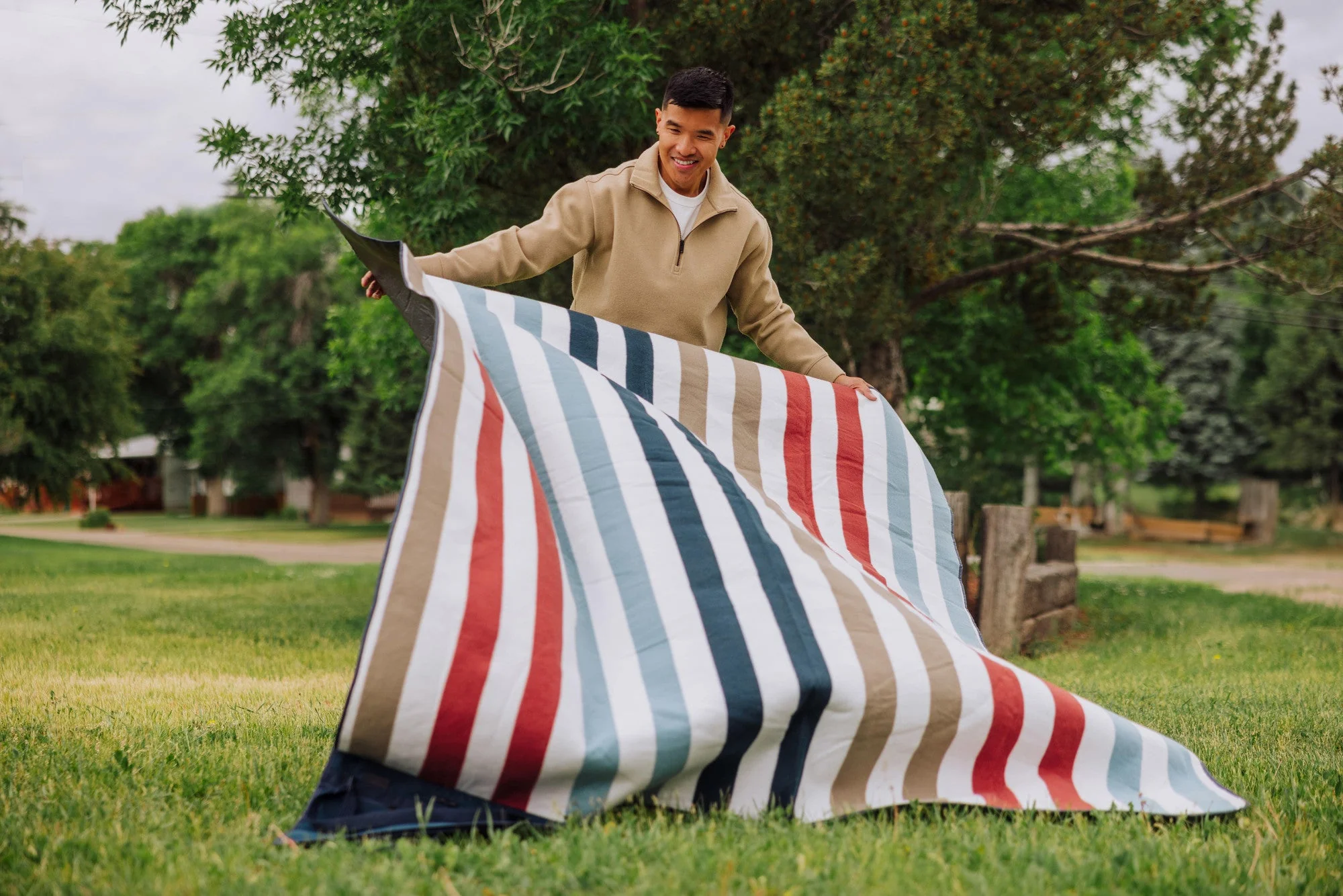 Blanket Tote XL Outdoor Picnic Blanket - Image 14