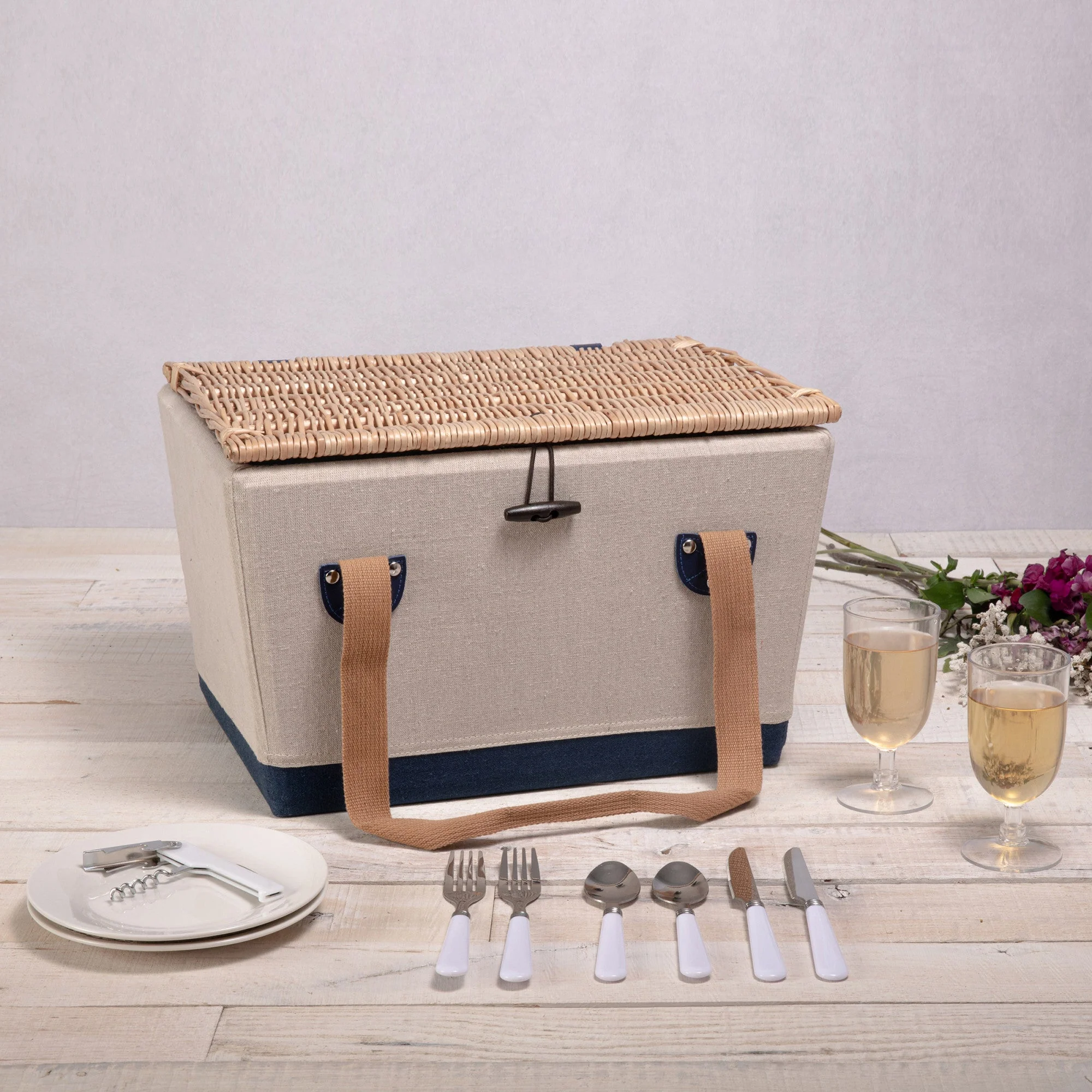 Boardwalk Picnic Basket for 2 - Image 3