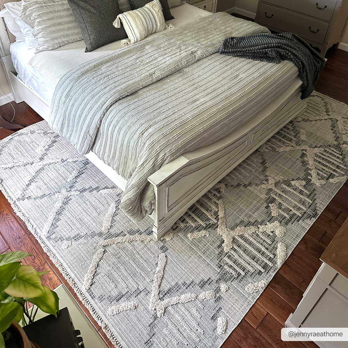 Bogtong High-Low Rustic Rug - Image 4