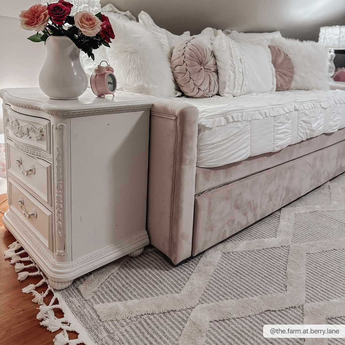 Bolong High/Low Pile Rug with Tassels - Clearance - Image 2