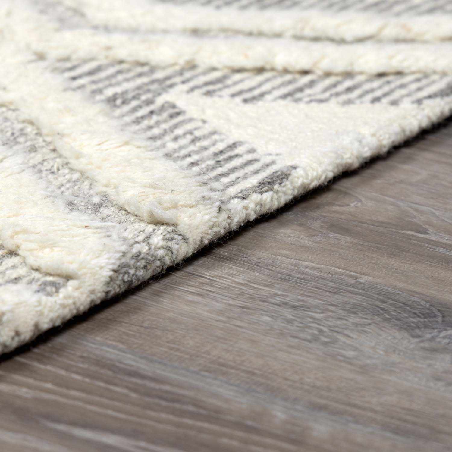 Boncarbo Area Rug - Promo - Image 8