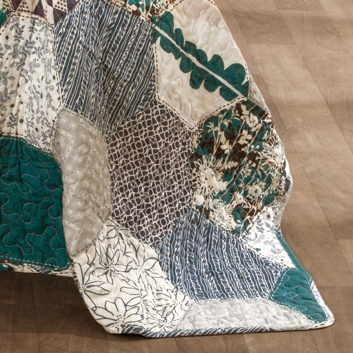 Briley Quilt 3 Piece Set - Image 7