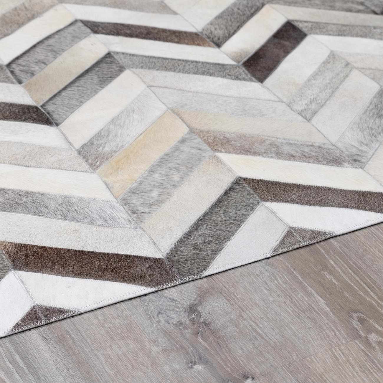 Bristolville Premium Leather Rug - Clearance - Image 10