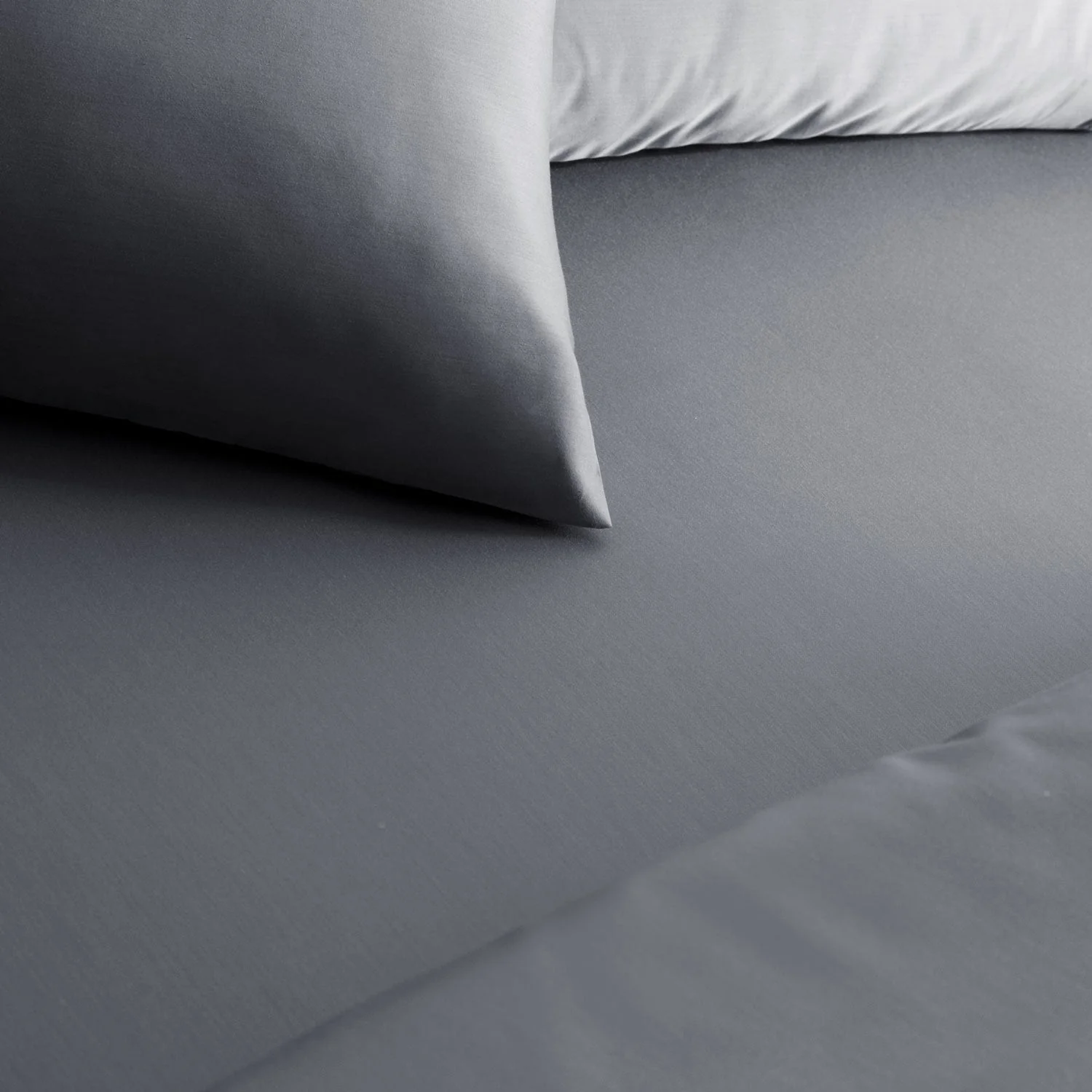 Brookside 600TC Cotton Rich Full Sheet Set in Slate - Image 4