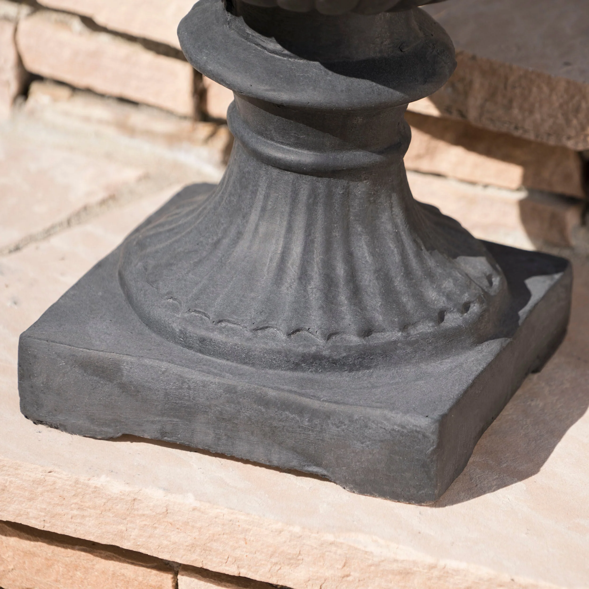Buena Vista Urn - Image 3