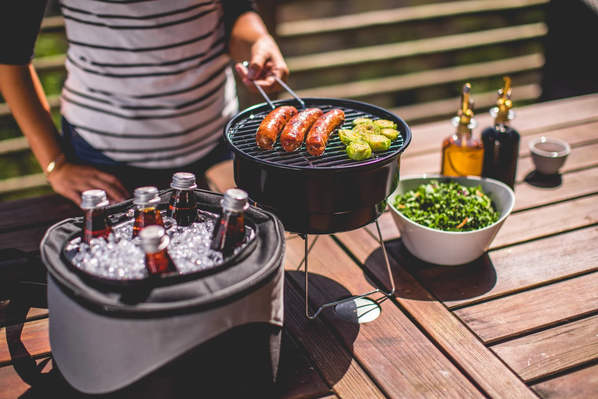 Caliente Portable Charcoal Grill & Cooler Tote - Image 4
