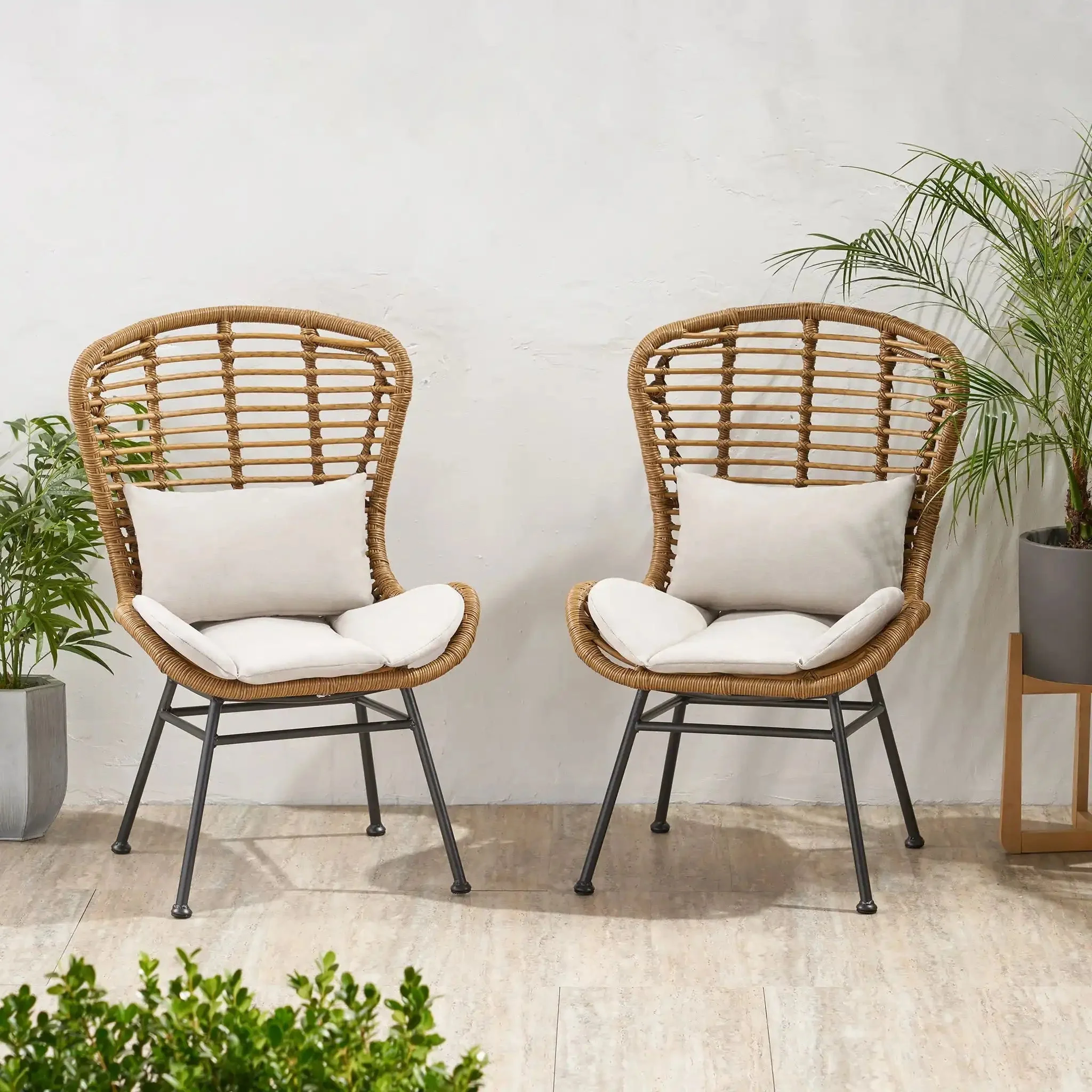 Calypso - Outdoor Chair With Water Resistance Cushion And Iron Frame - Image 3