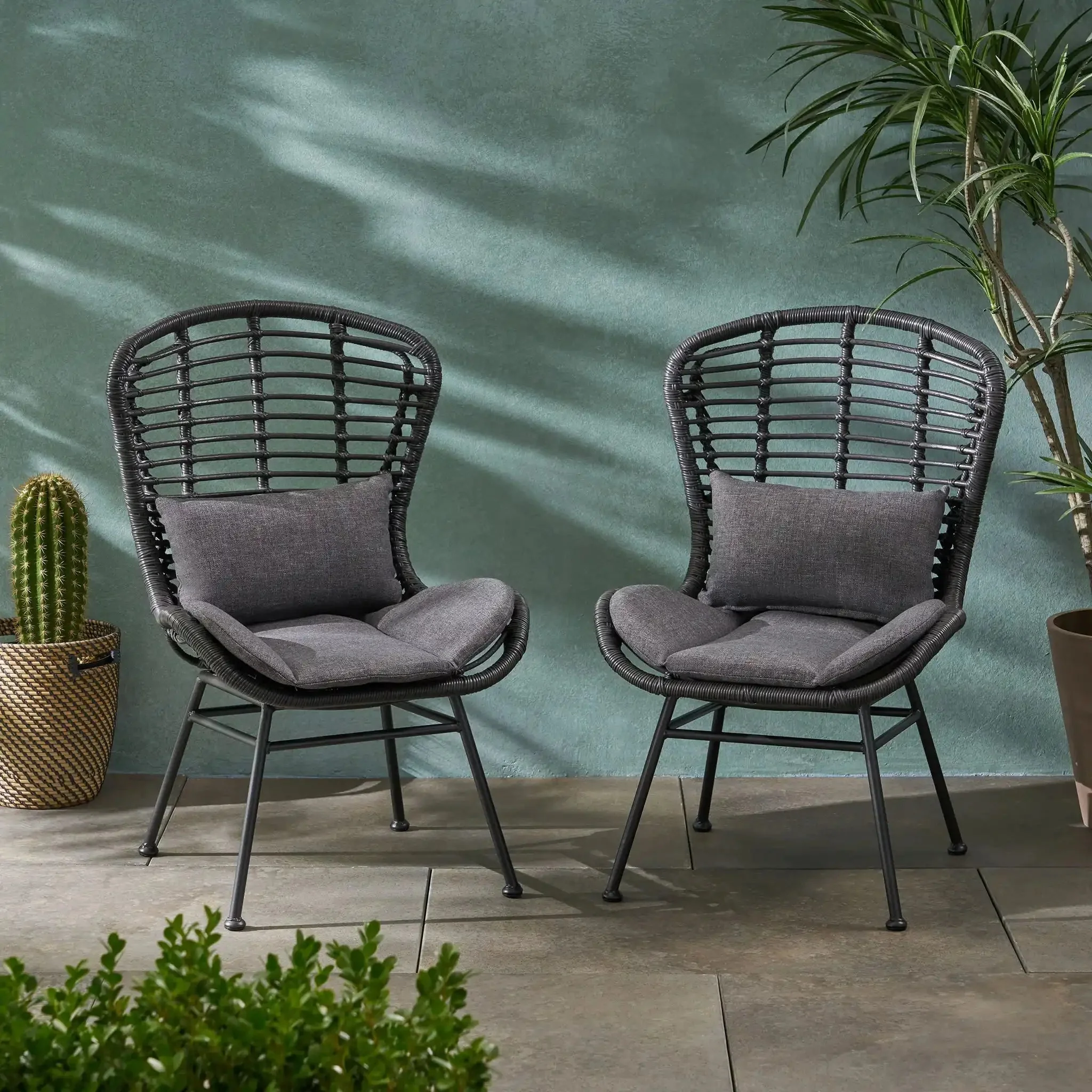 Calypso - Outdoor Chair With Water Resistance Cushion And Iron Frame - Image 4