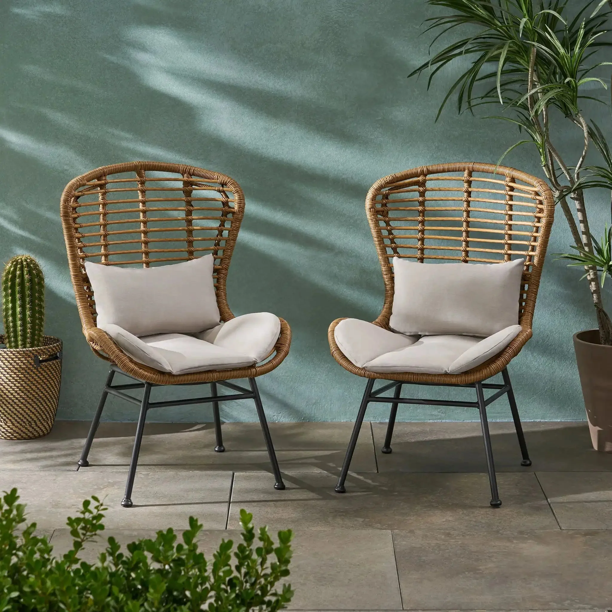 Calypso - Outdoor Chair With Water Resistance Cushion And Iron Frame - Image 6