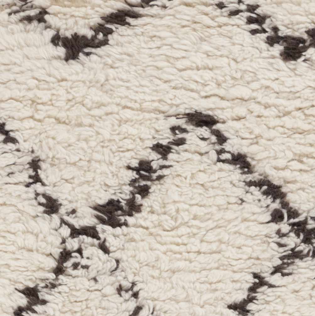 Catoosa White/Black Trellis Wool Rug - Clearance - Image 5