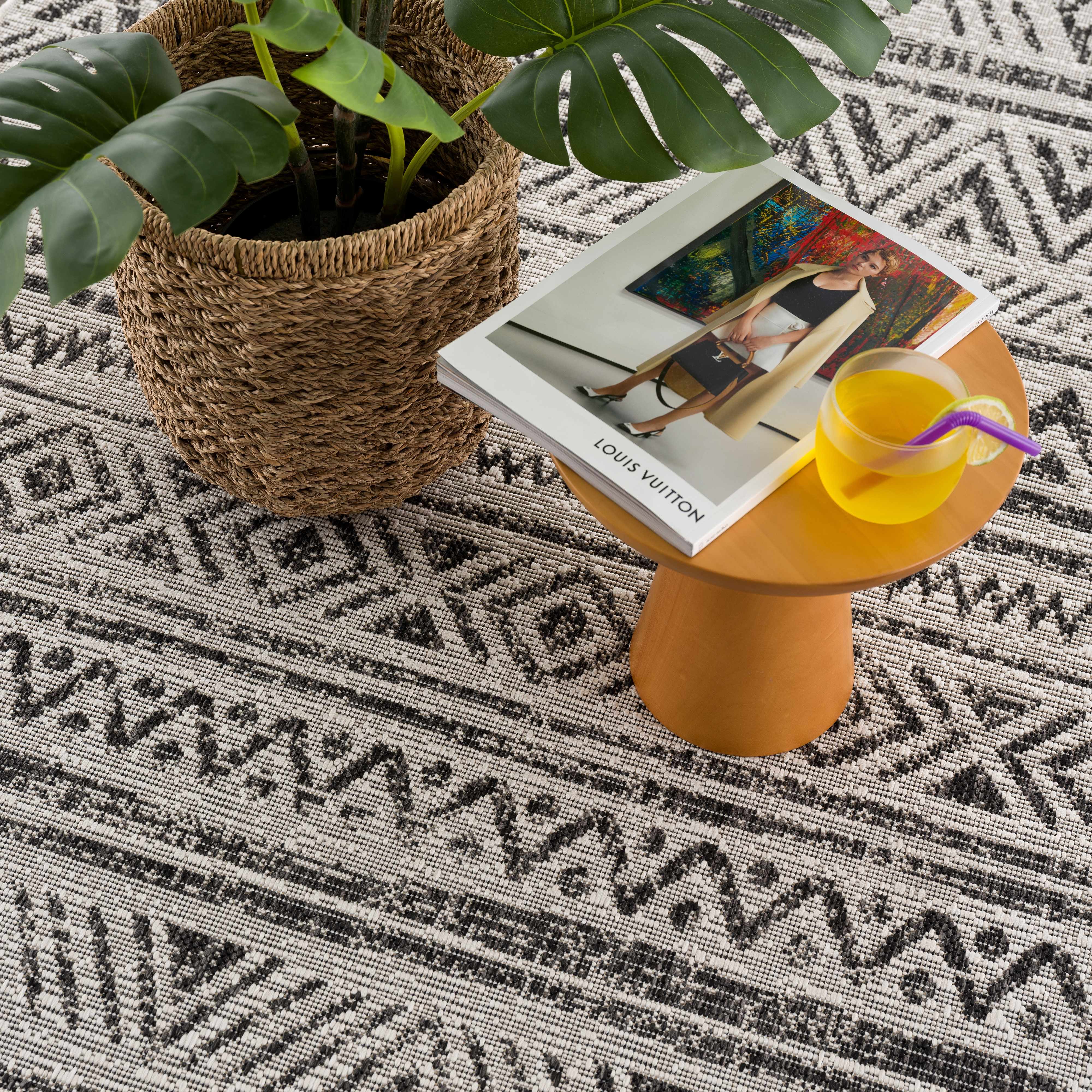 Catrine Indoor & Outdoor Rug - Clearance - Image 21
