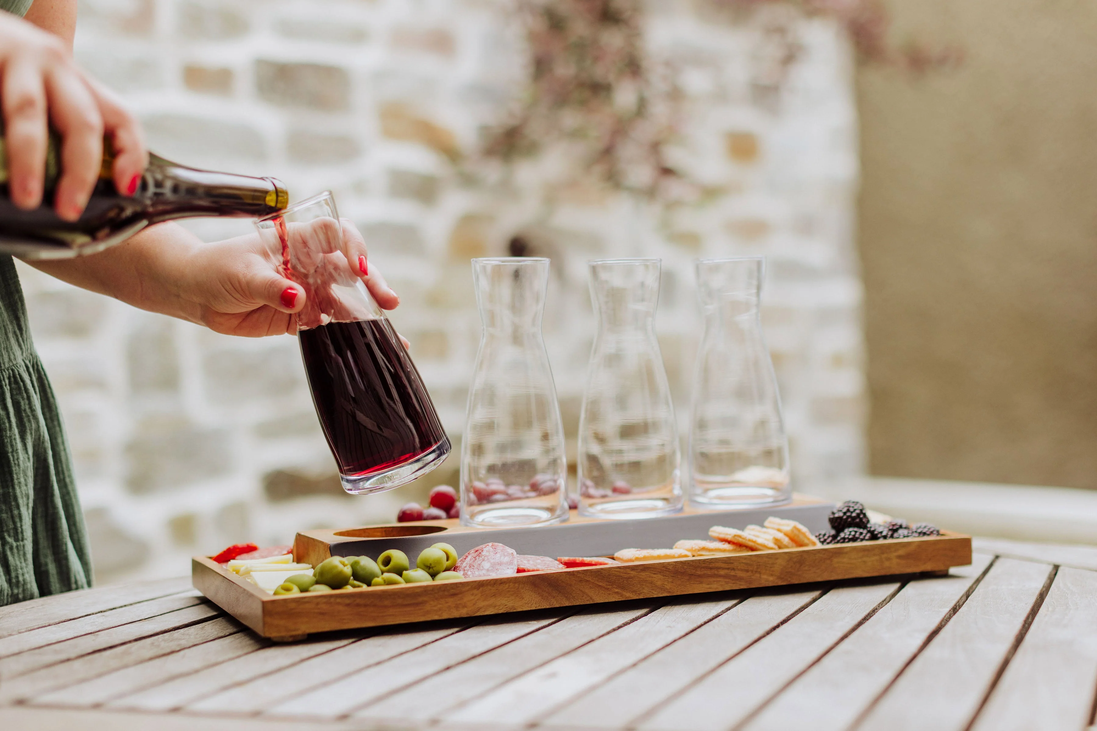Cava Wine Tasting Kit with 4 Glass Carafes - Image 16