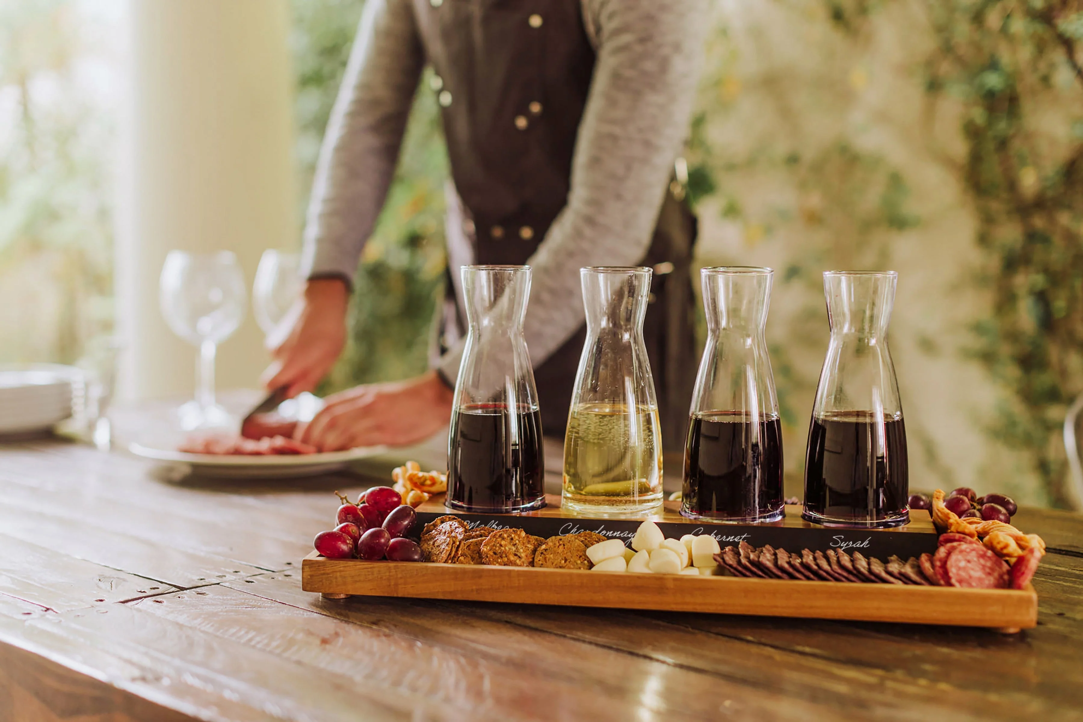 Cava Wine Tasting Kit with 4 Glass Carafes - Image 18