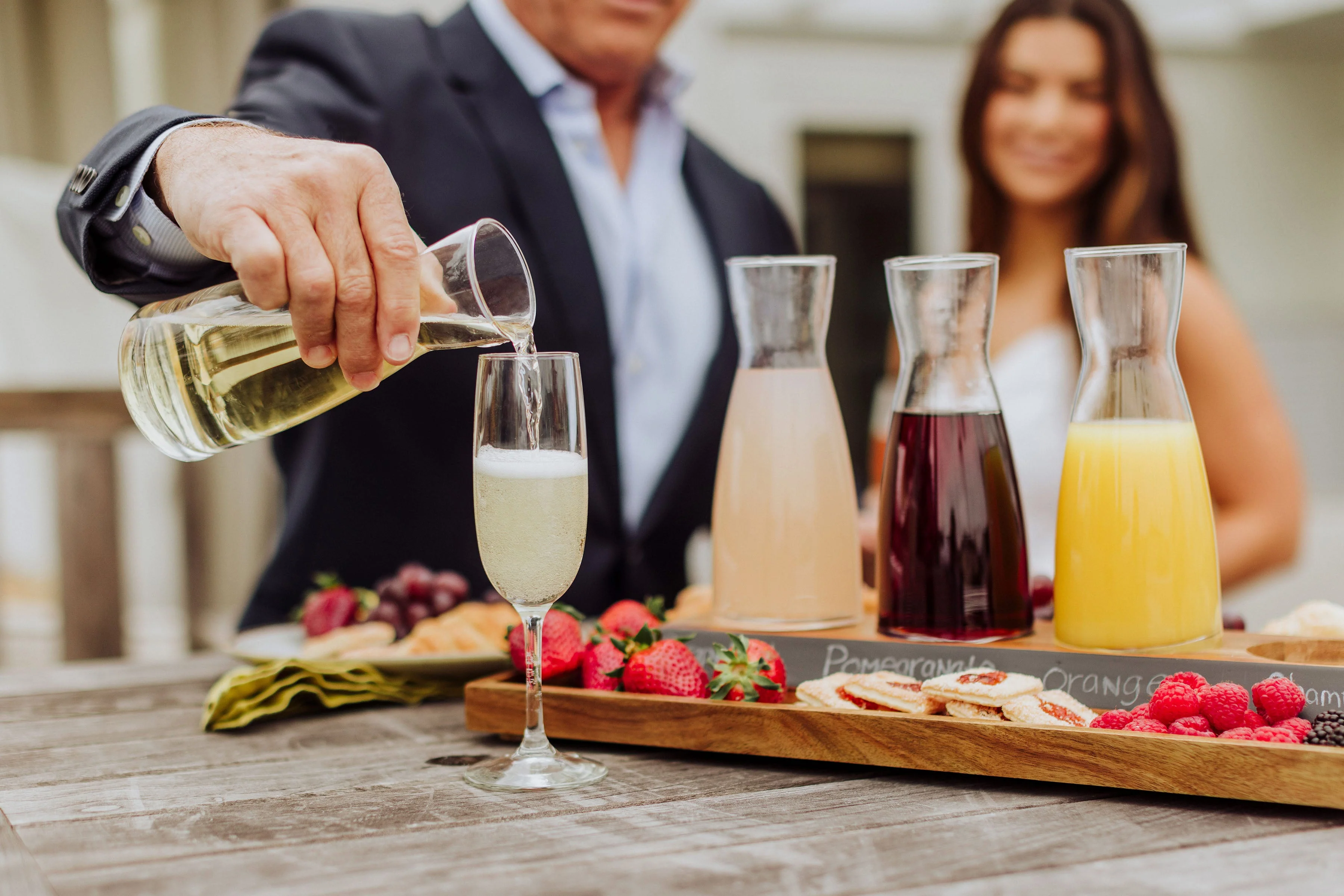 Cava Wine Tasting Kit with 4 Glass Carafes - Image 25