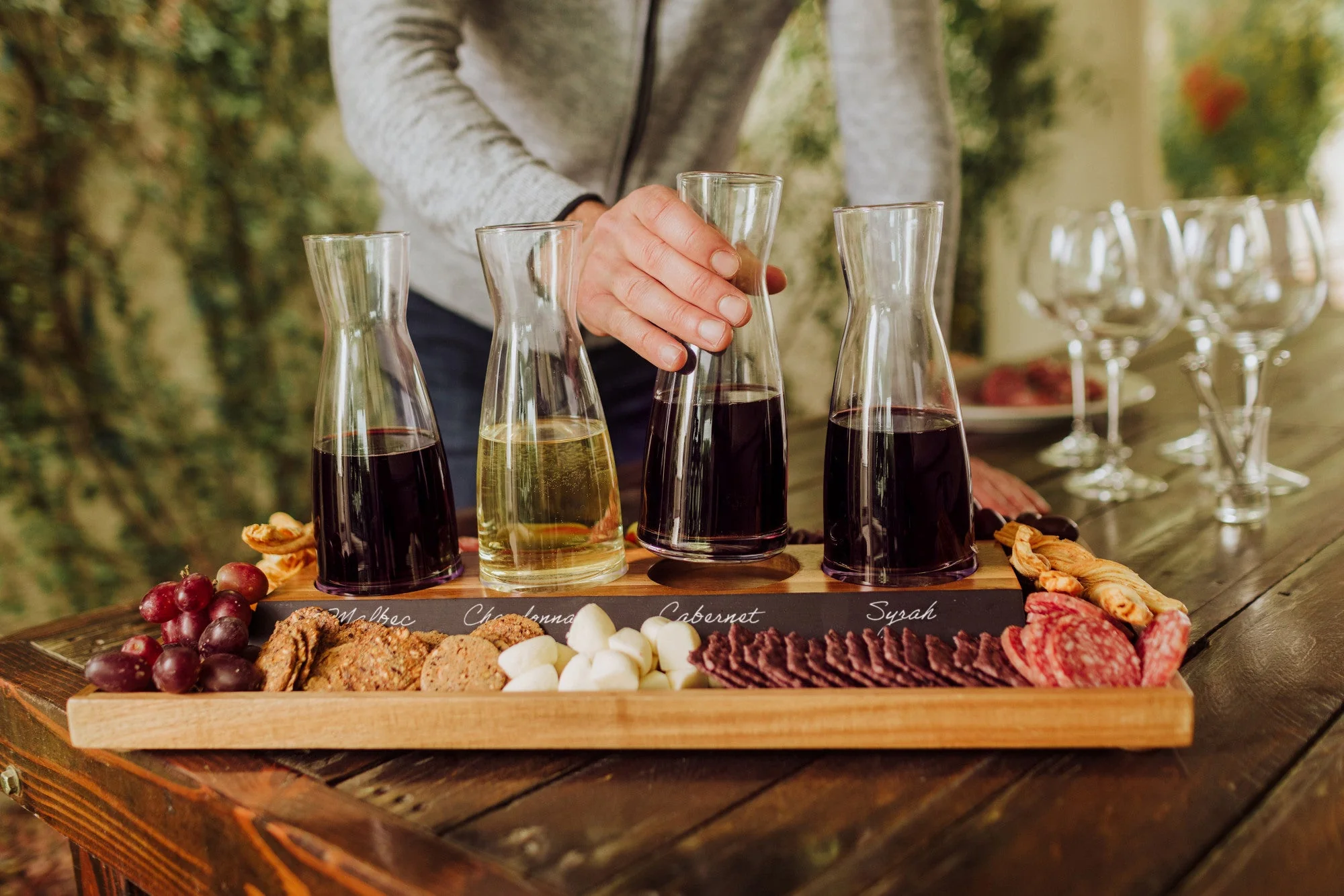 Cava Wine Tasting Kit with 4 Glass Carafes - Image 4