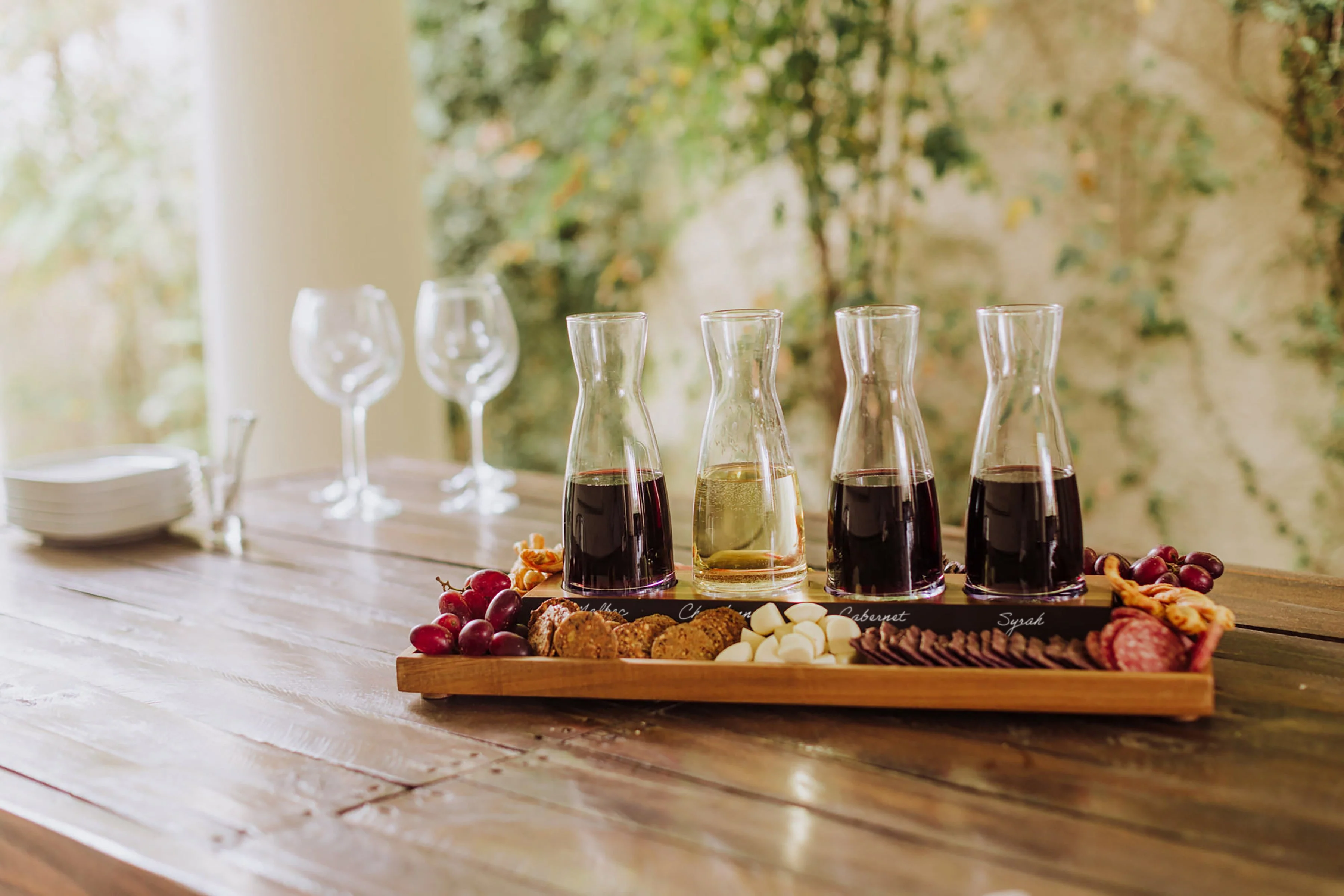 Cava Wine Tasting Kit with 4 Glass Carafes - Image 5