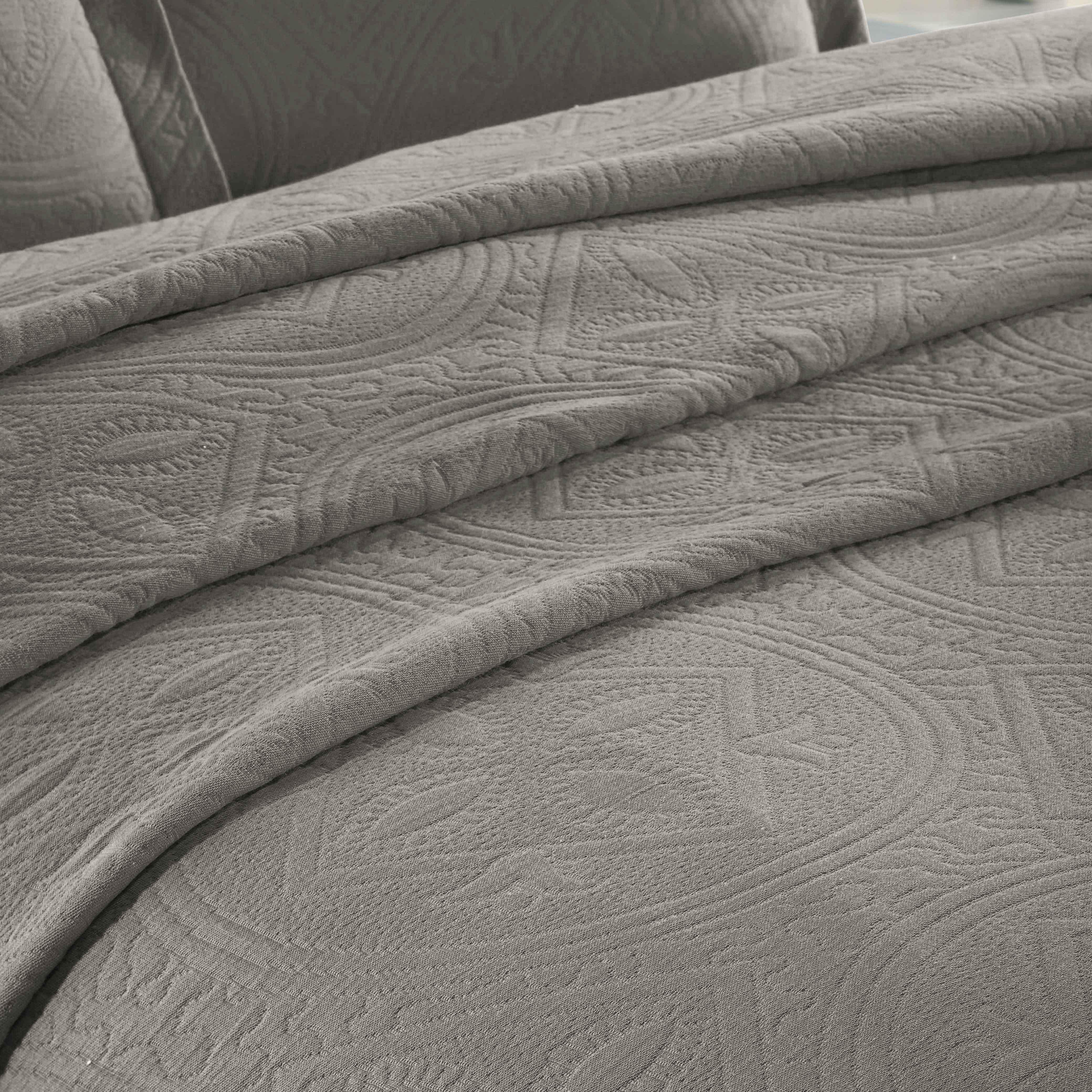 Celtic Circle Cotton Jacquard Matelasse Bedspread Set - Image 4