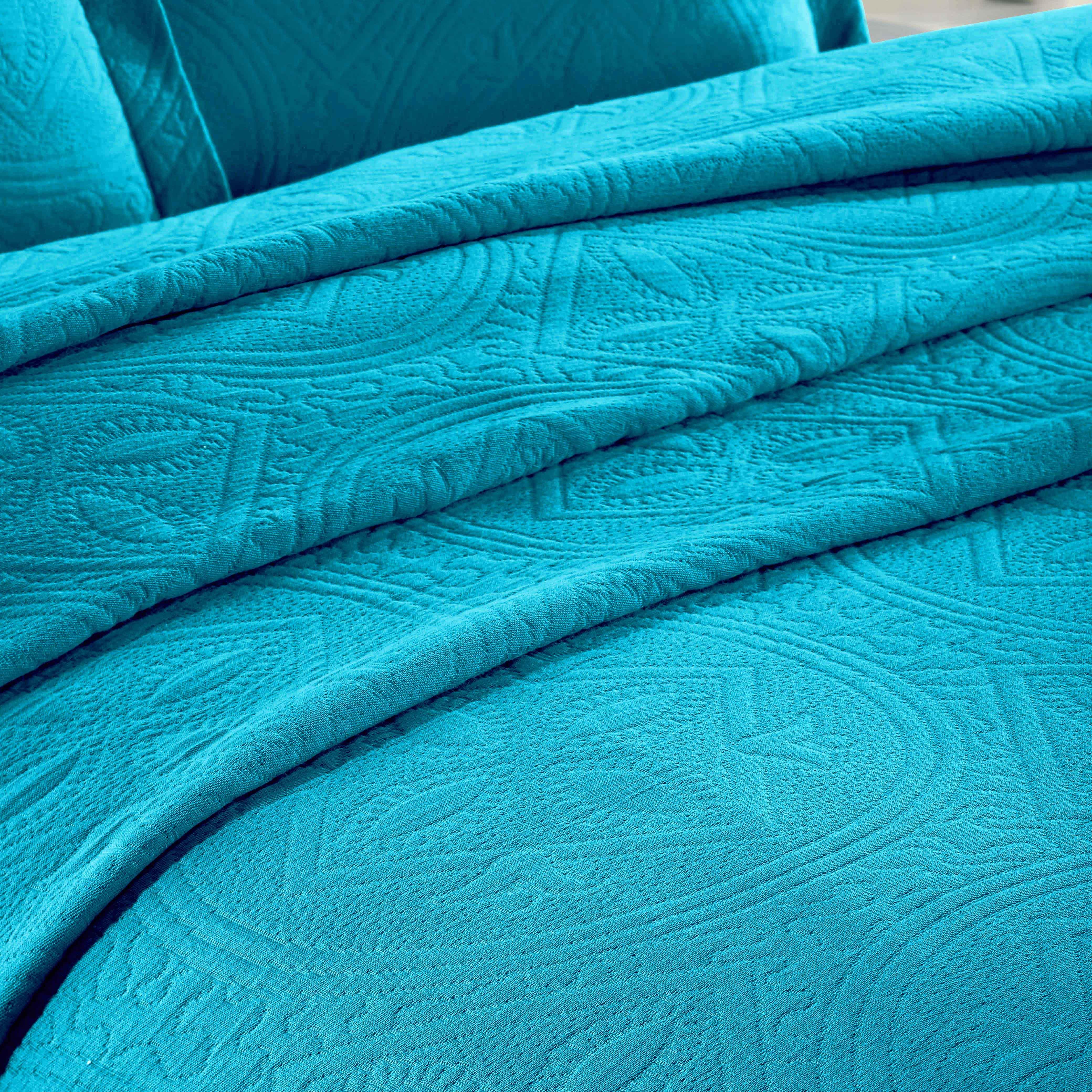 Celtic Circle Cotton Jacquard Matelasse Bedspread Set - Image 44
