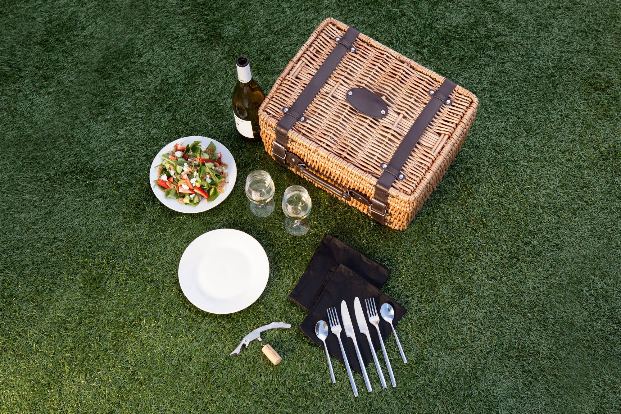 Champion Picnic Basket - Image 25