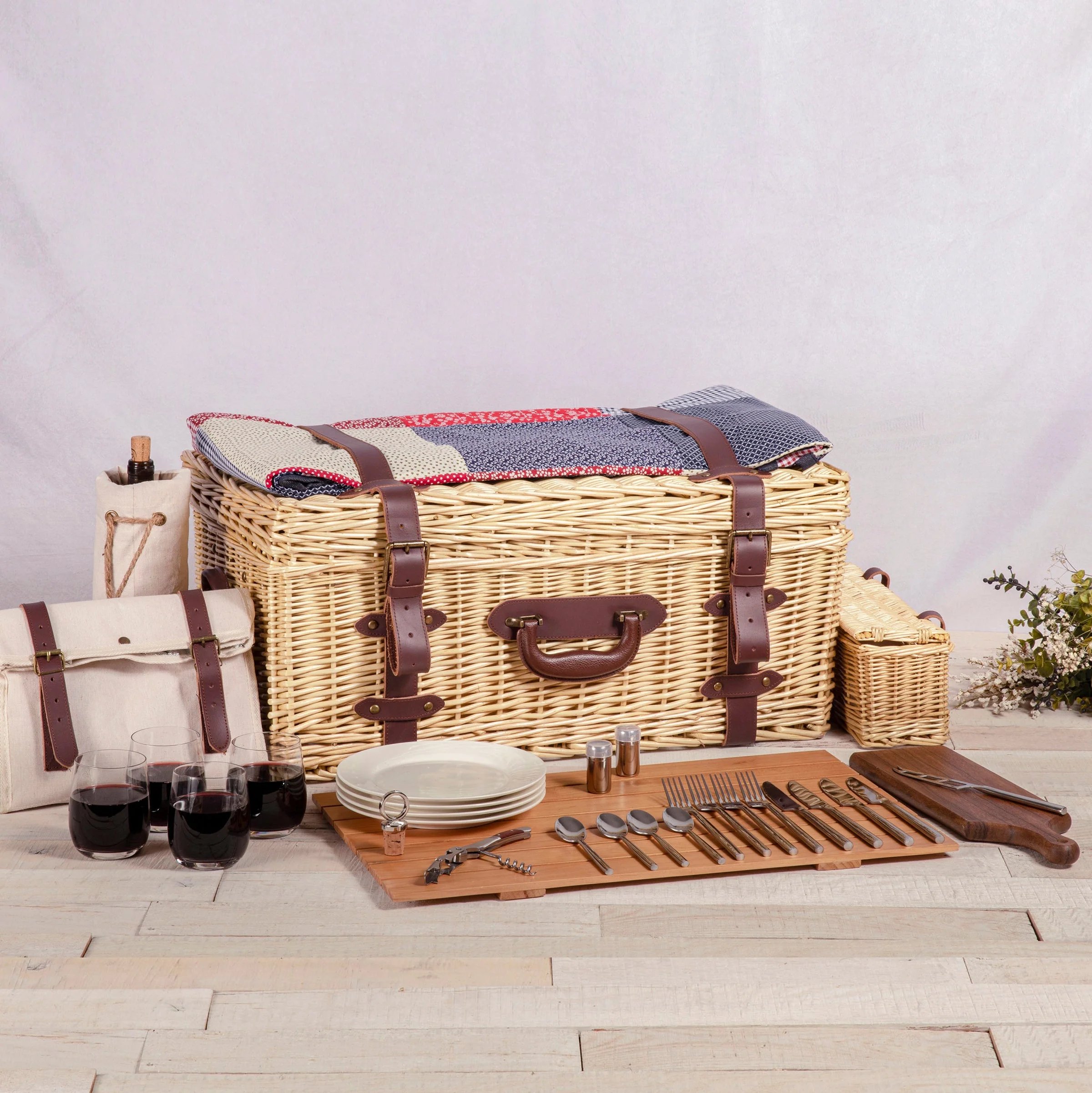 Charleston Picnic Basket - Image 14