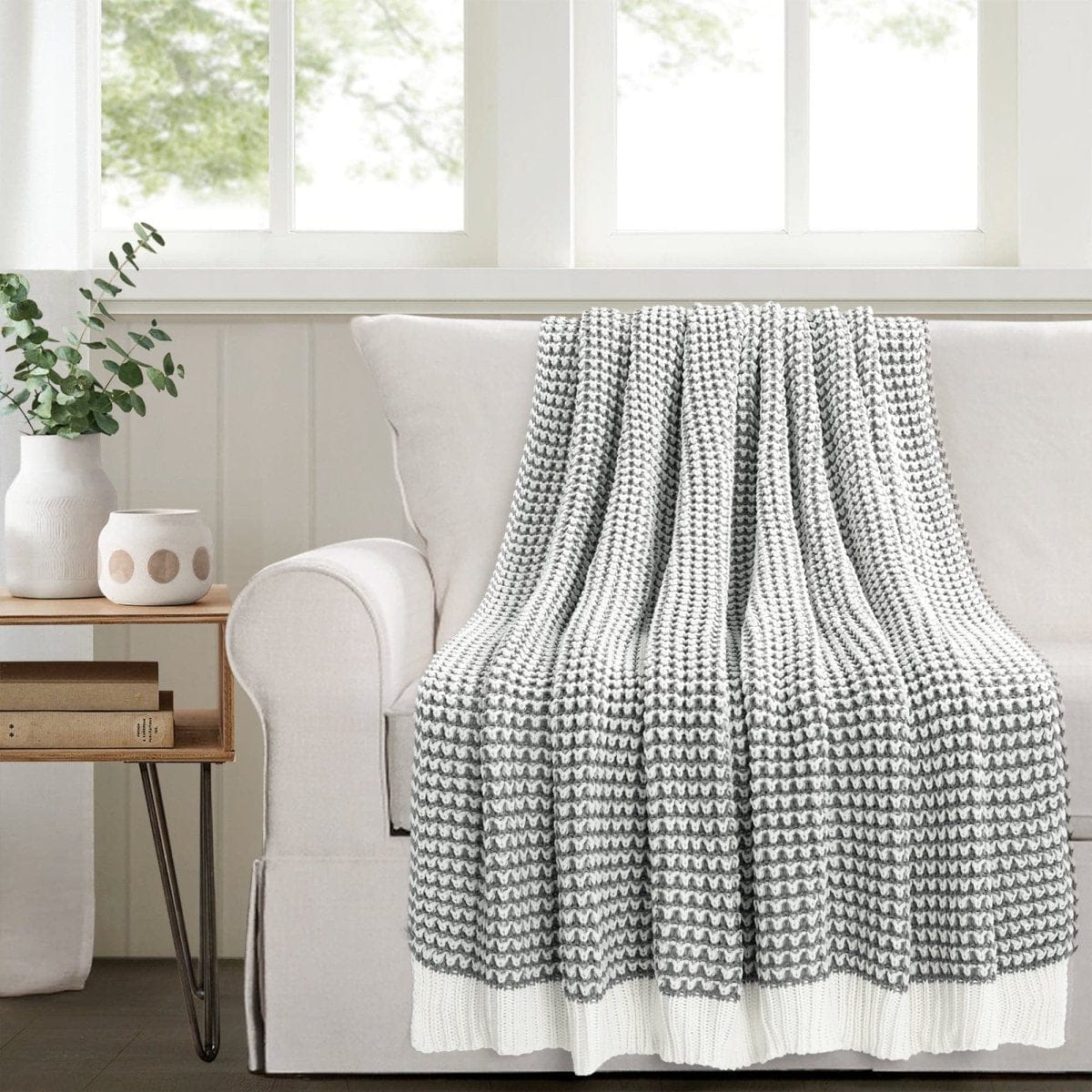 Chic And Soft Knitted Throw - Image 3