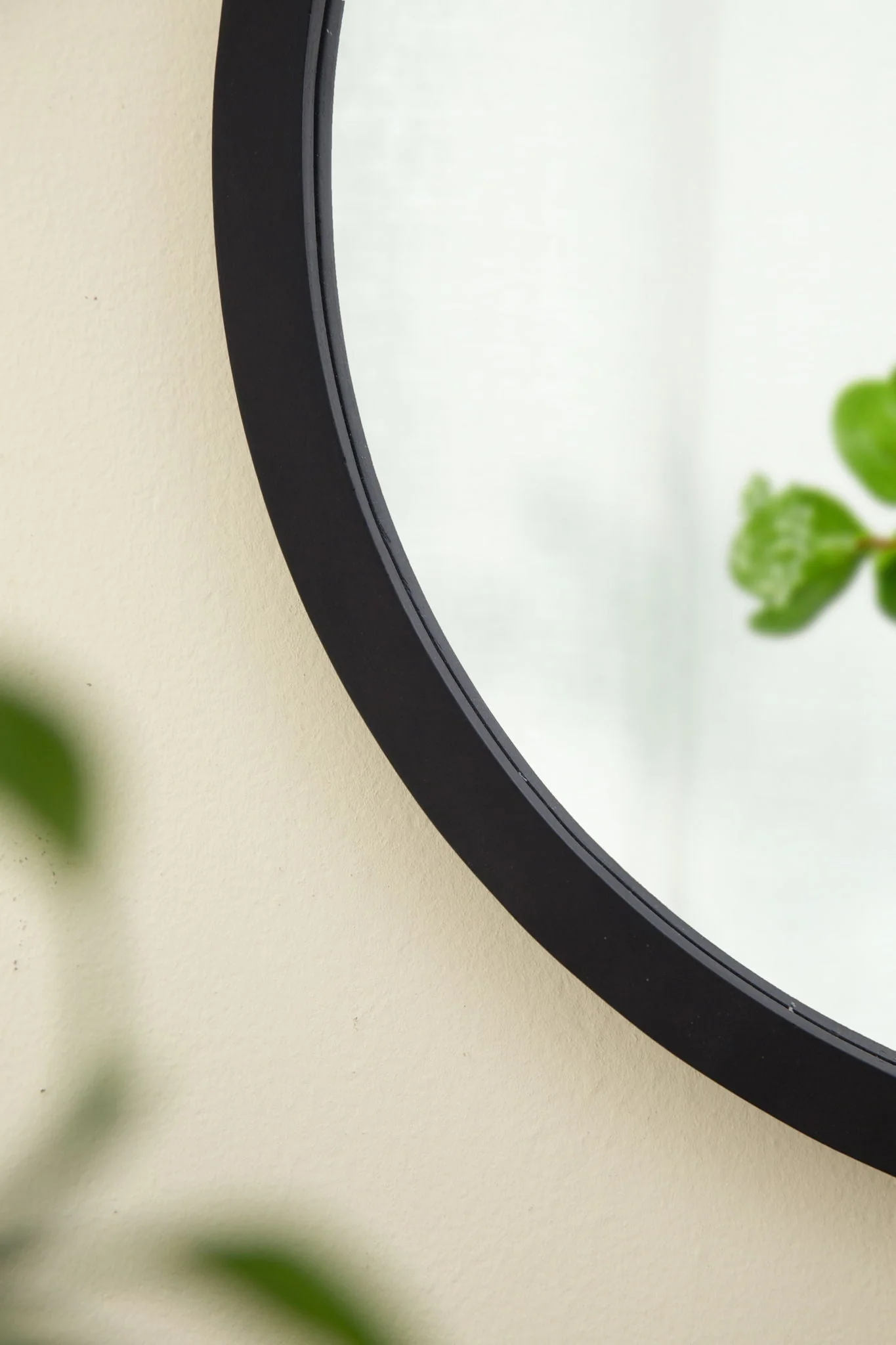 Circle Wall Mirror With Wooden Frame for Living Room - Image 10