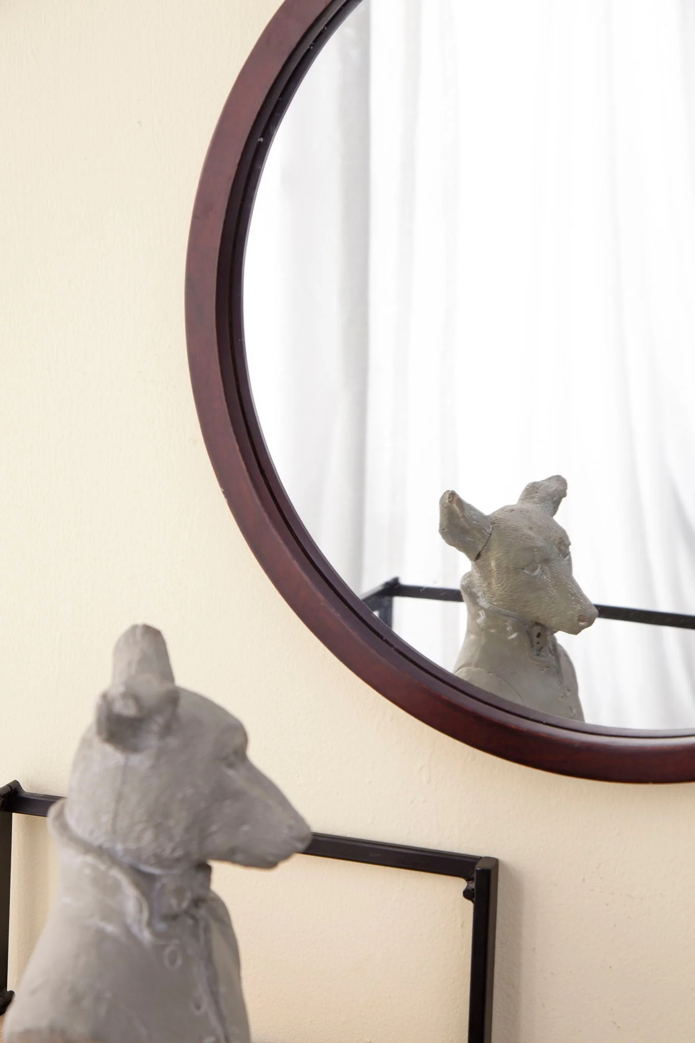 Circle Wall Mirror With Wooden Frame for Living Room - Image 13
