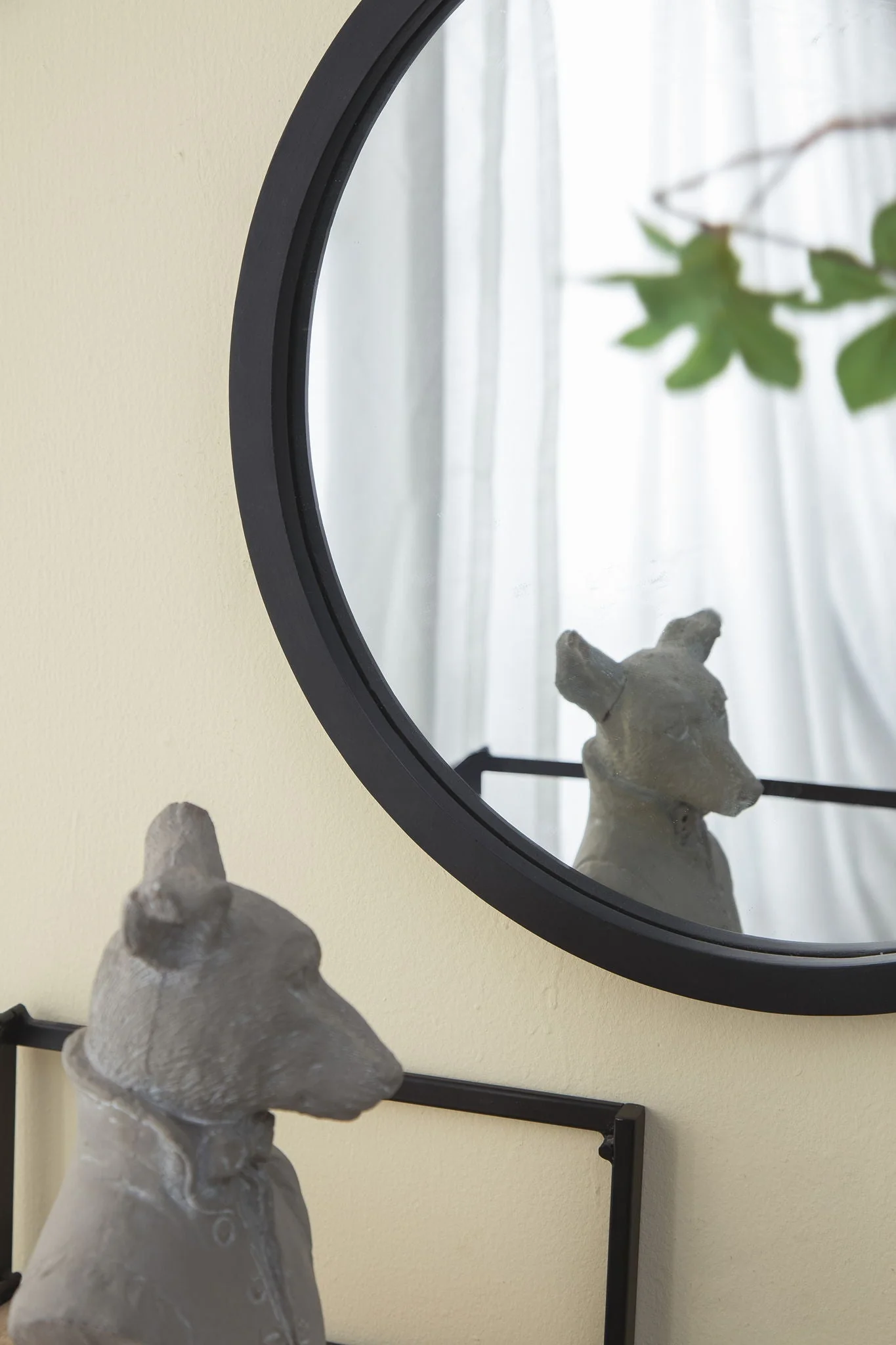 Circle Wall Mirror With Wooden Frame for Living Room - Image 14