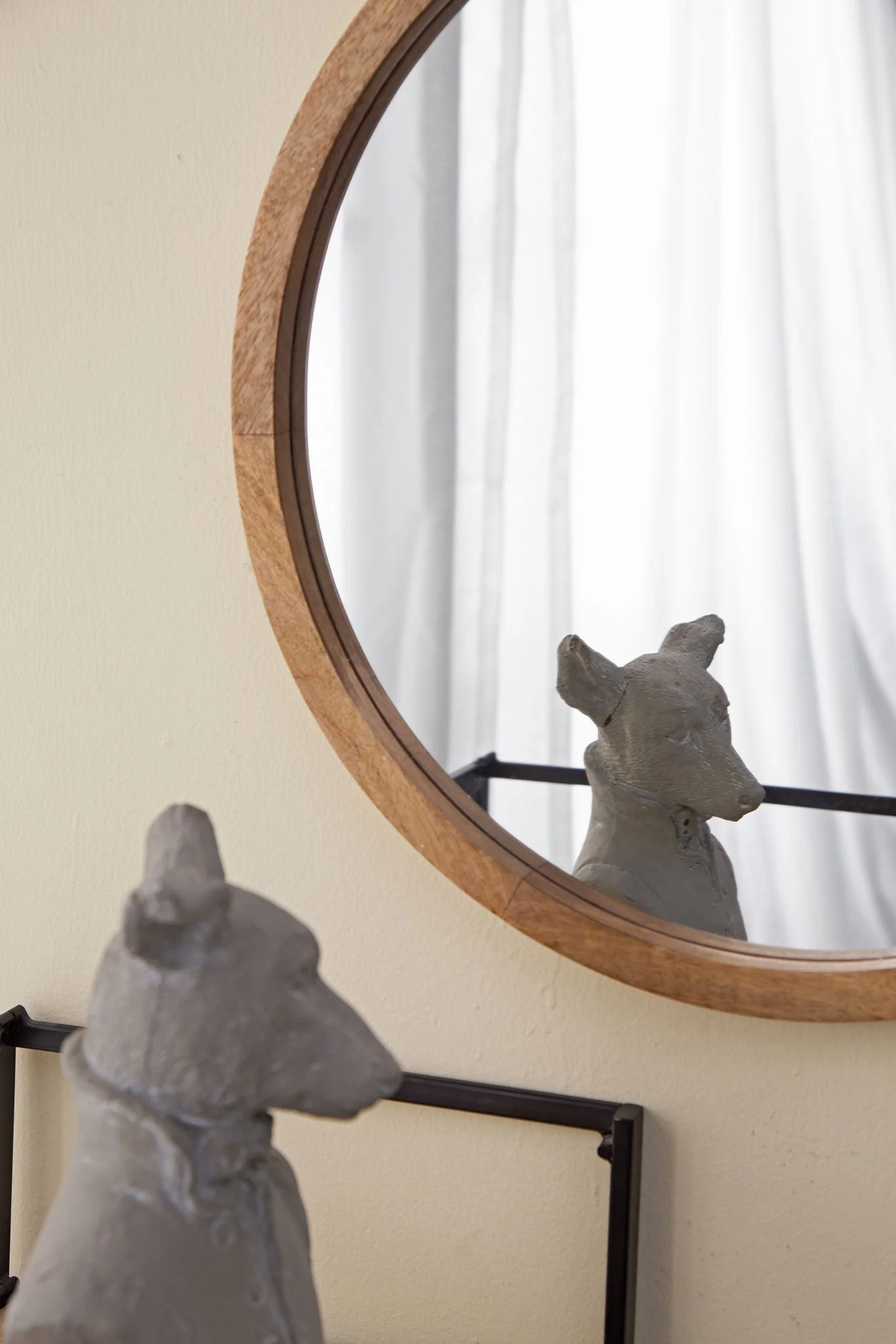 Circle Wall Mirror With Wooden Frame for Living Room - Image 4